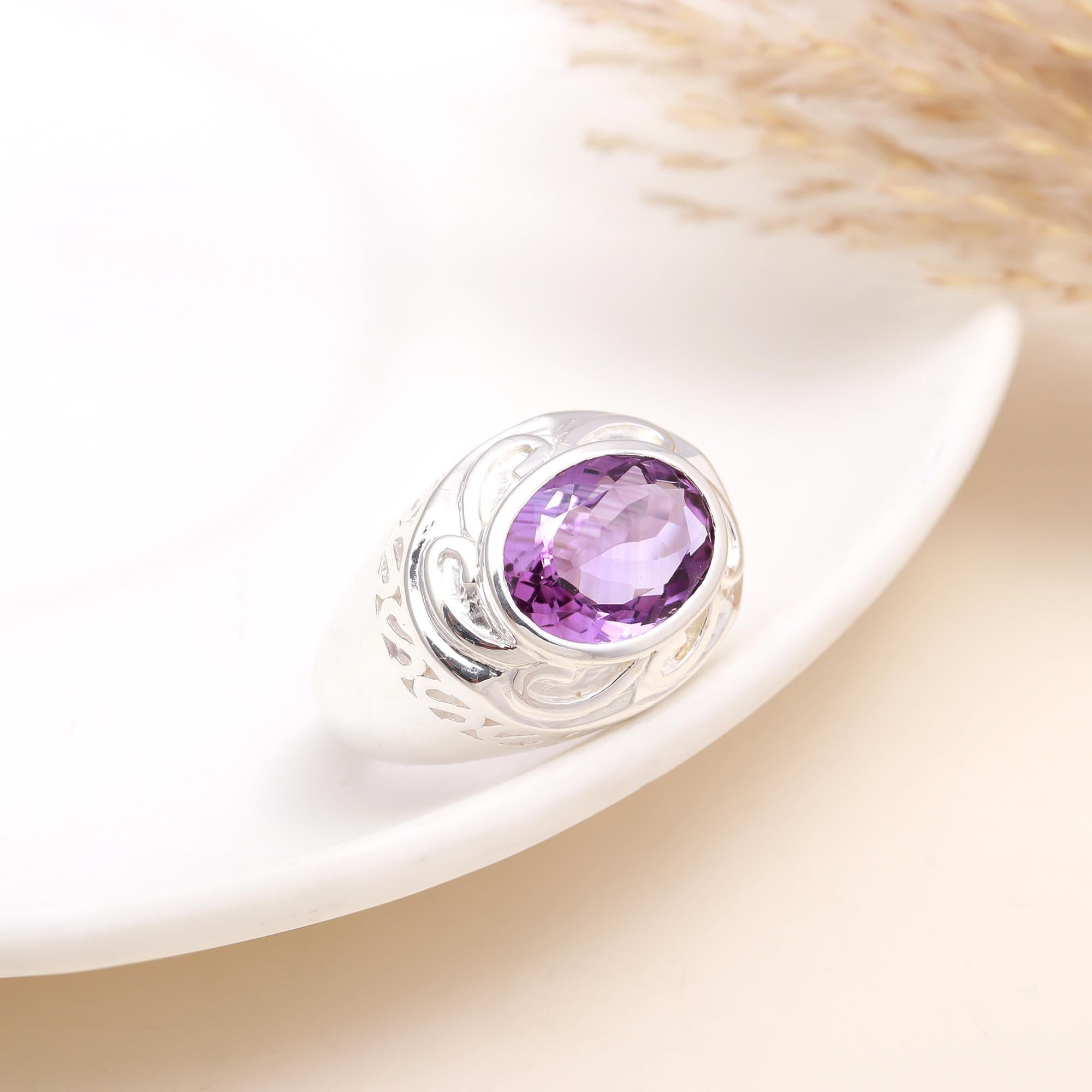 The Mystic Knot: Oval Amethyst Celtic Ring
