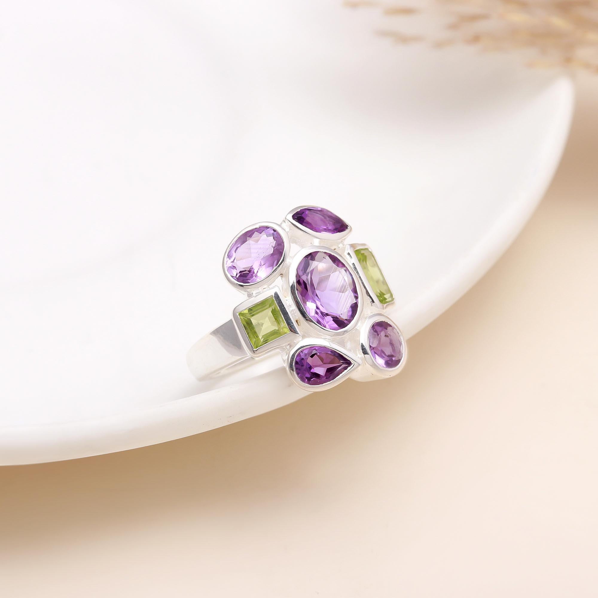 The Floral Mosaic: Amethyst & Peridot Cluster Ring
