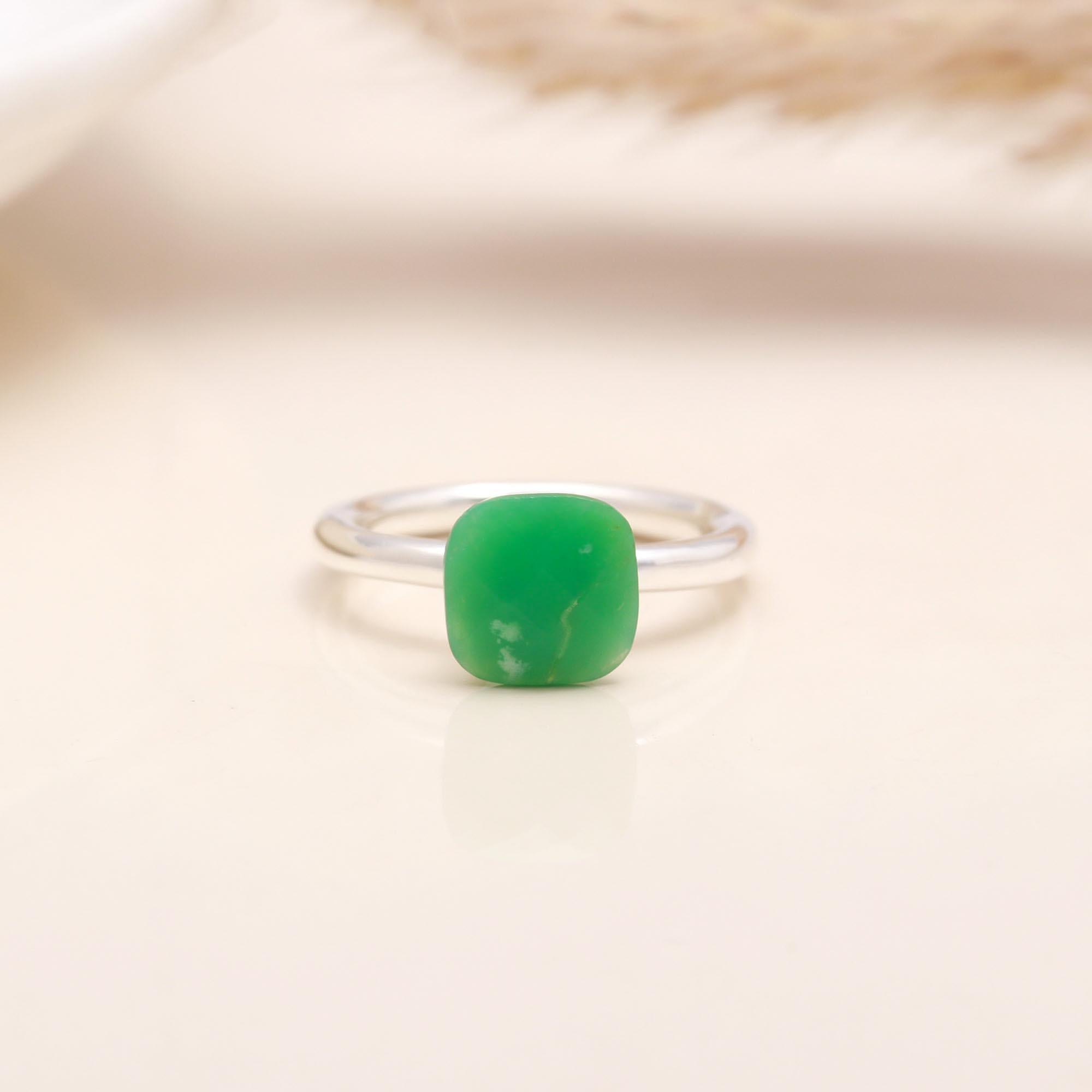 Cushion Green Onyx: Minimalist Solitaire Ring