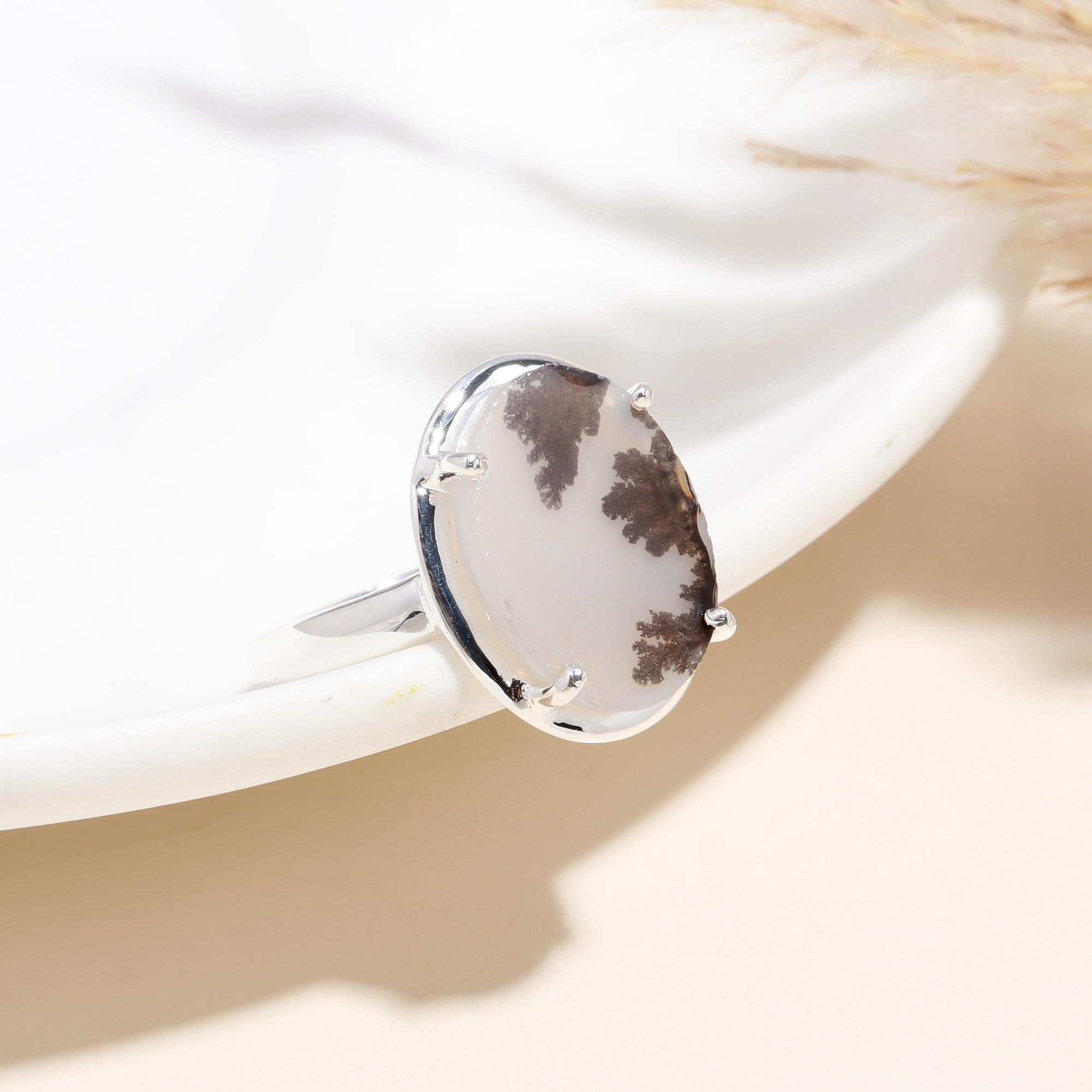 The Winter Landscape: Organic Fern Pattern Ring