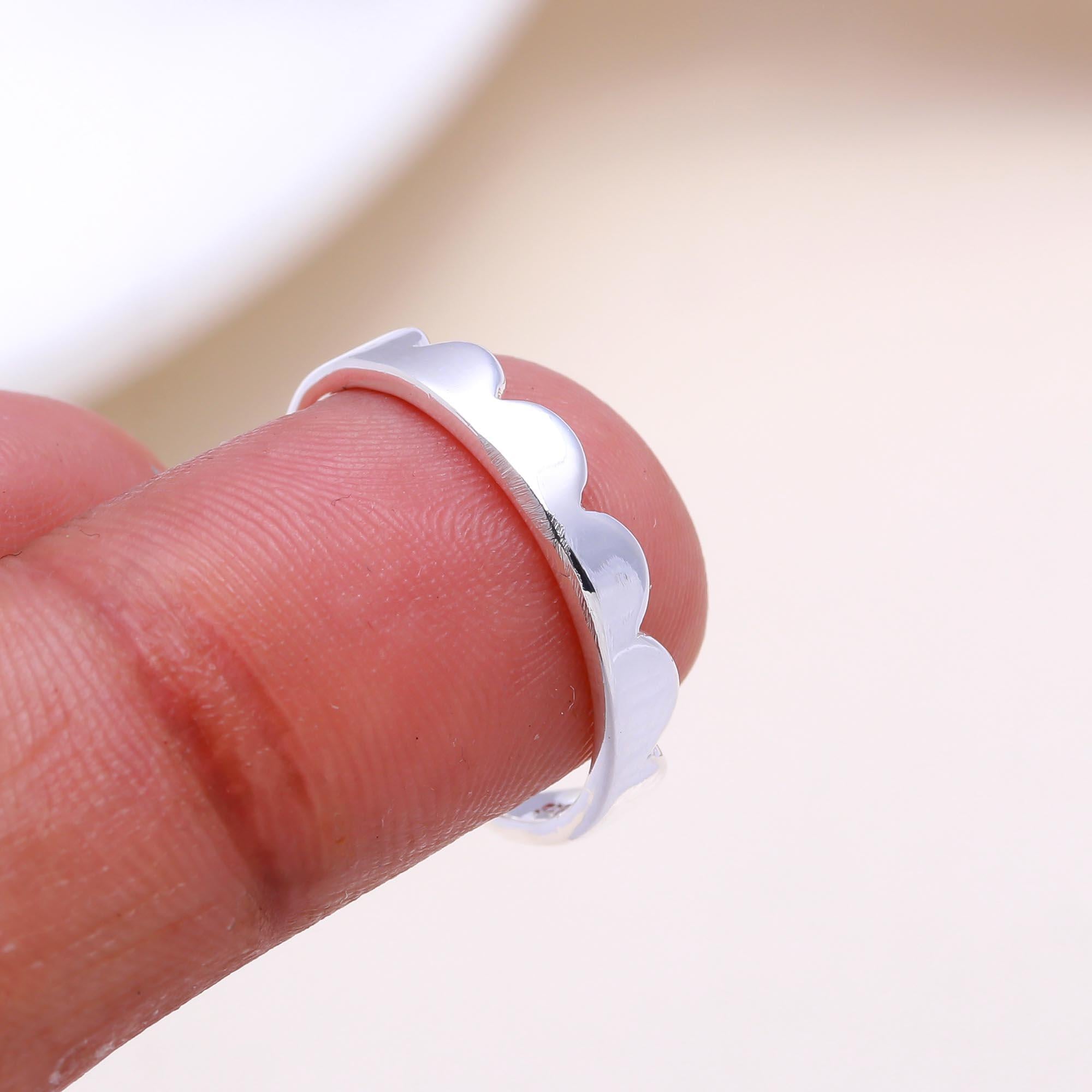 The Scallop Wave Ring: Silver Scalloped Edge Band