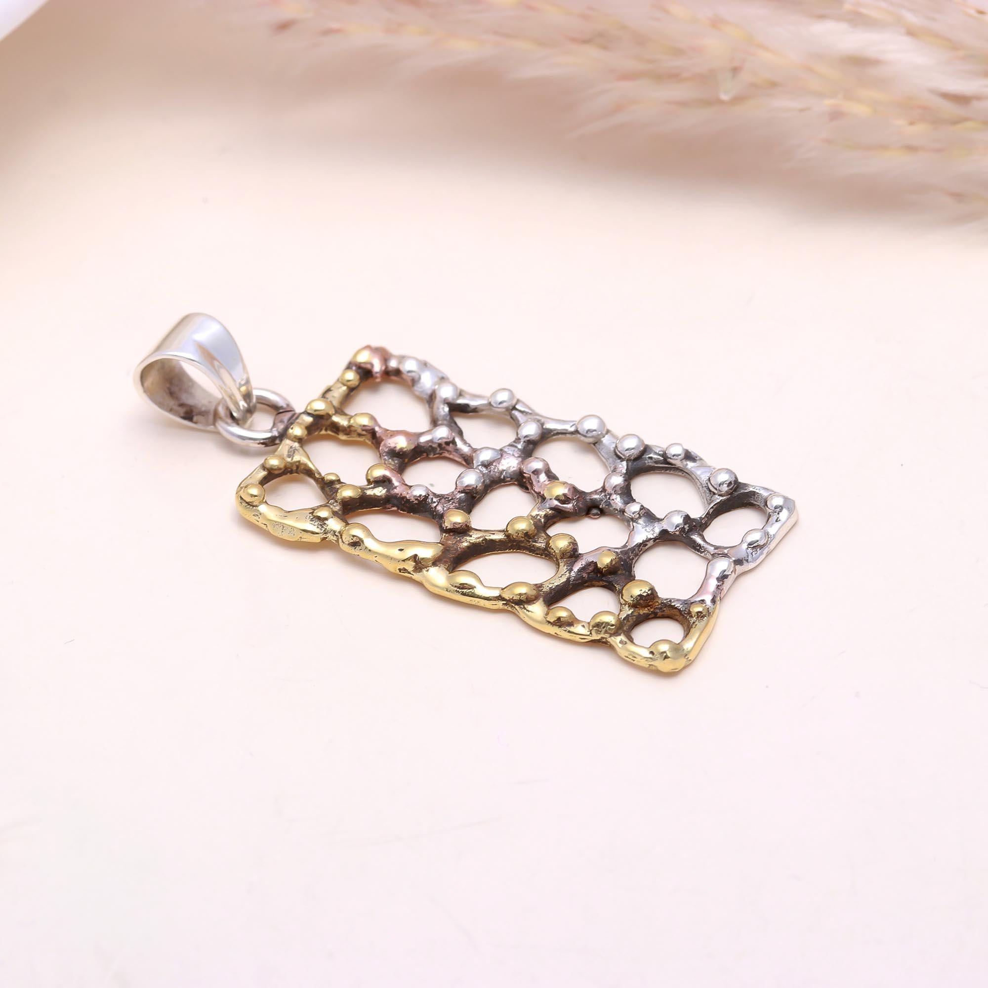 The Organic Lattice: Dual-Tone Textured Mesh Pendant