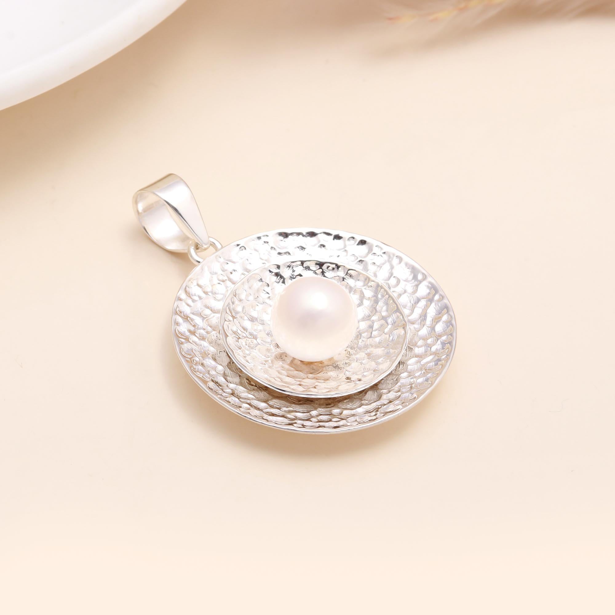 925 Sterling Silver Freshwater Pearl Modern Hammered Pendant