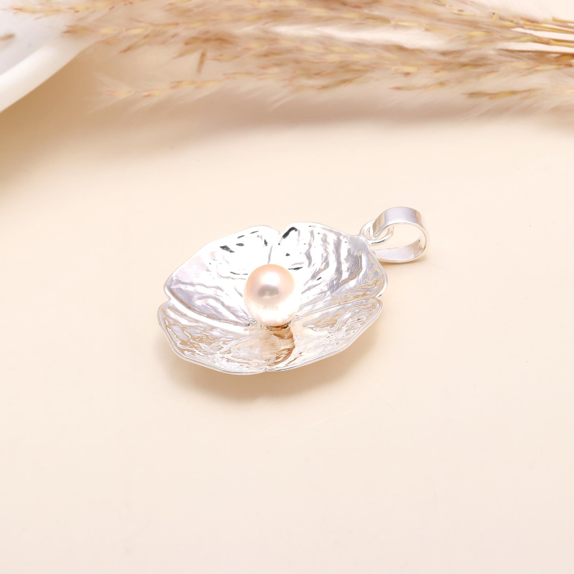 925 Sterling Silver Floral Pendant with White Pearl
