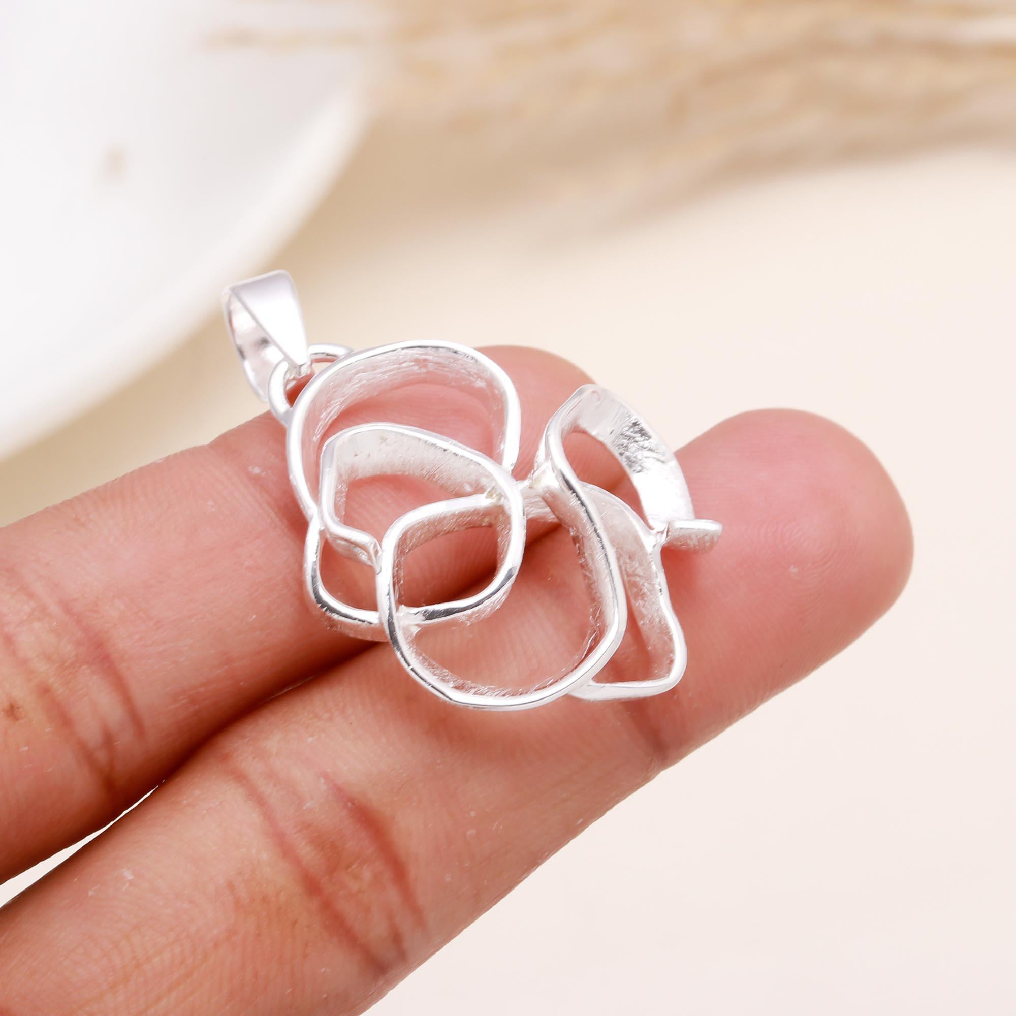 925 Sterling Silver Abstract Floral Loop Pendant