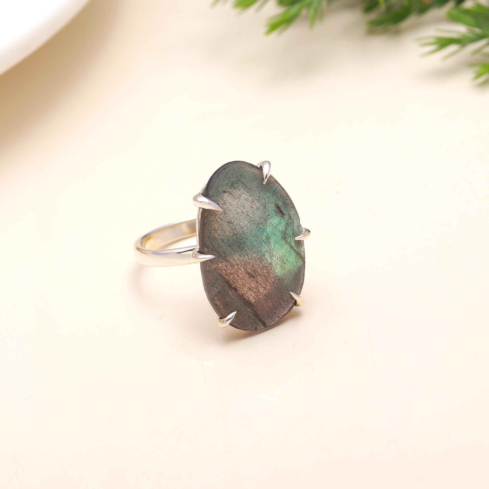 The Raw Aurora: Organic Labradorite Slice Ring