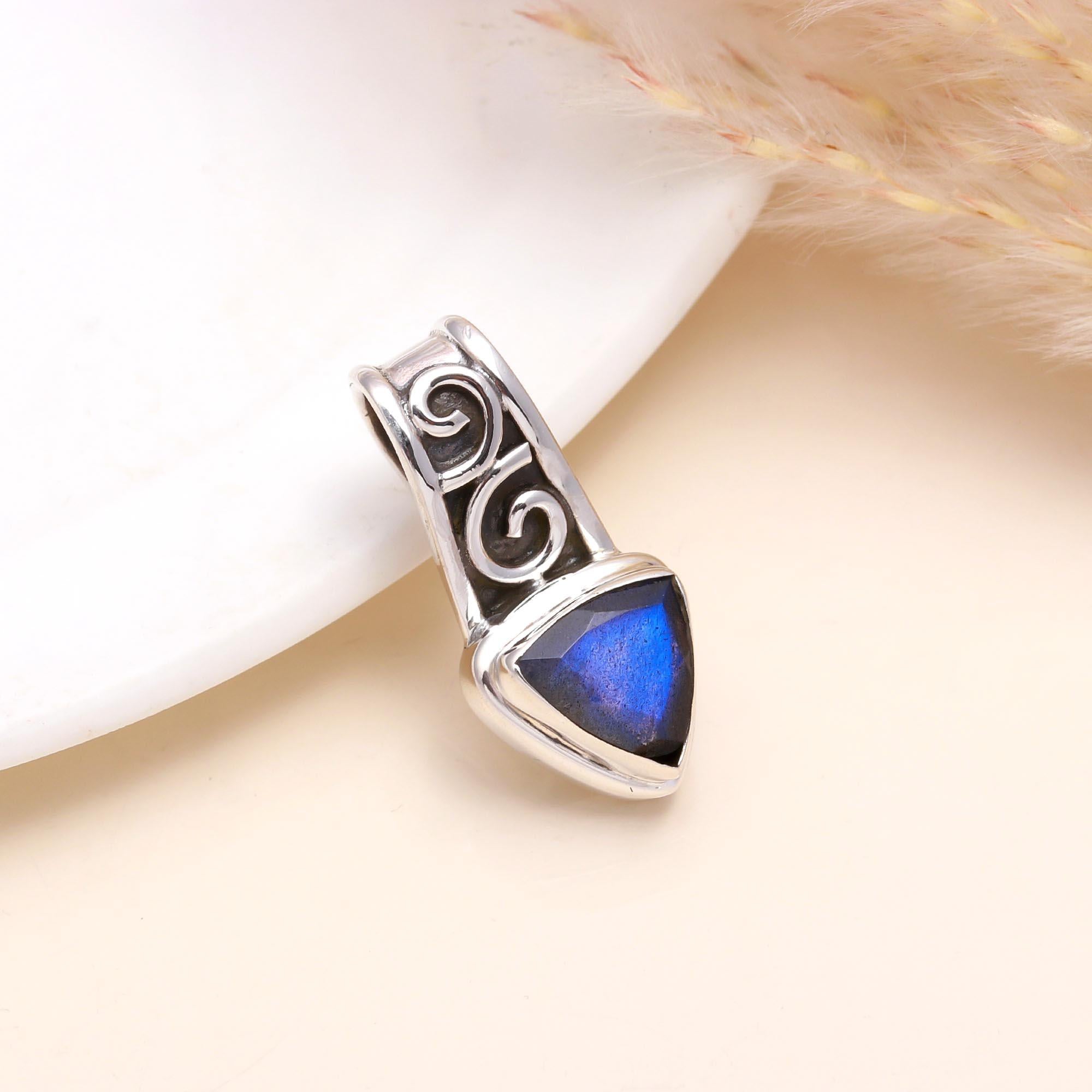 925 Sterling Silver Mystic Blue Labradorite Pendant