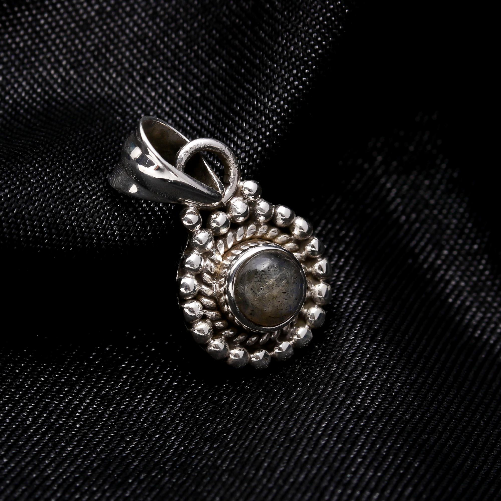 925 Sterling Silver Vintage Labradorite Boho Pendant