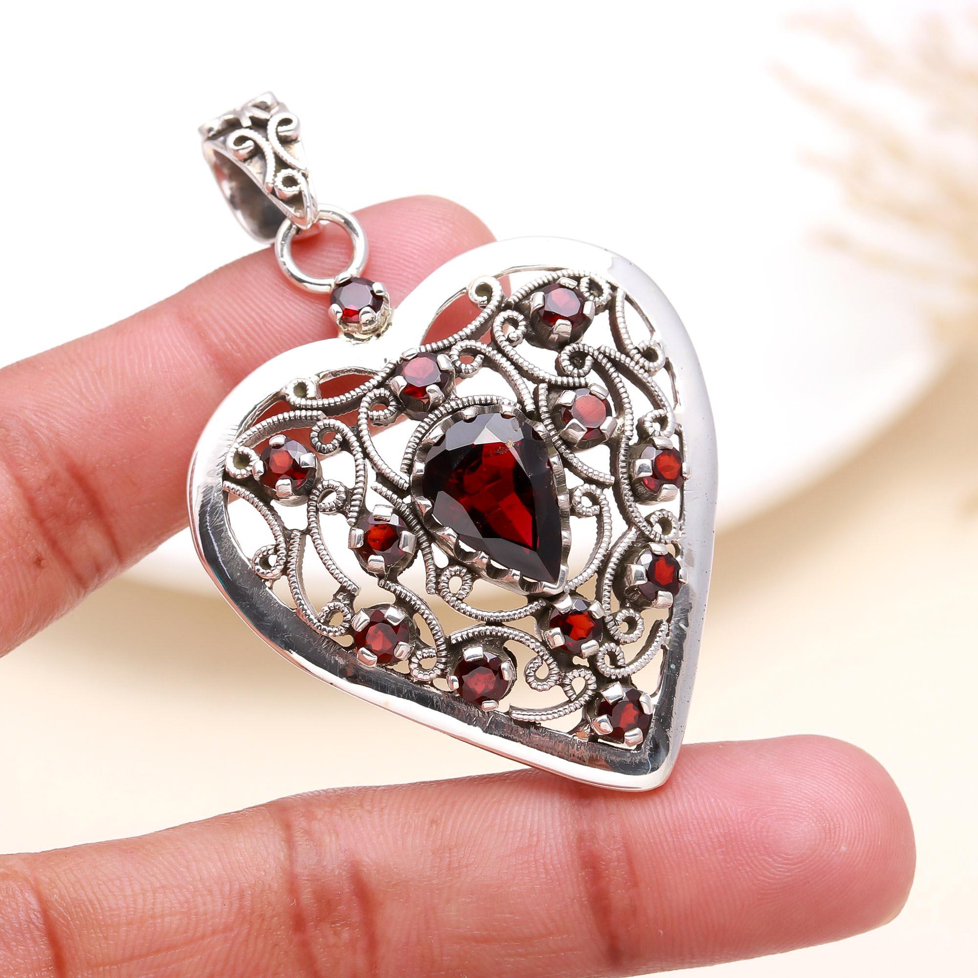 925 Sterling Silver Garnet Gemstone Vintage Filigree Heart Pendant