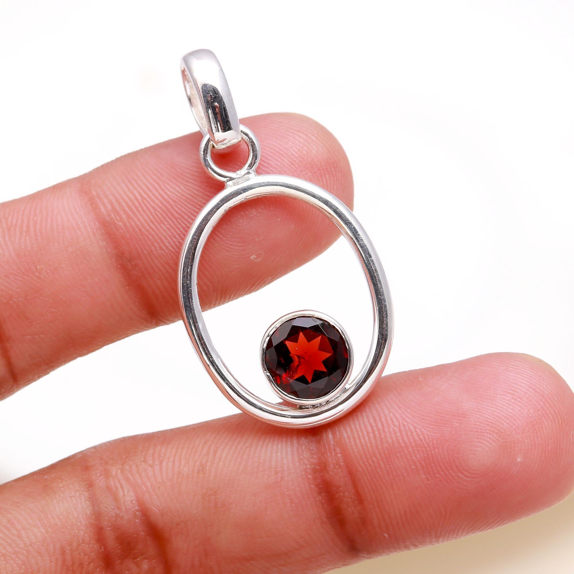 925 Sterling Silver Garnet Circle Pendant