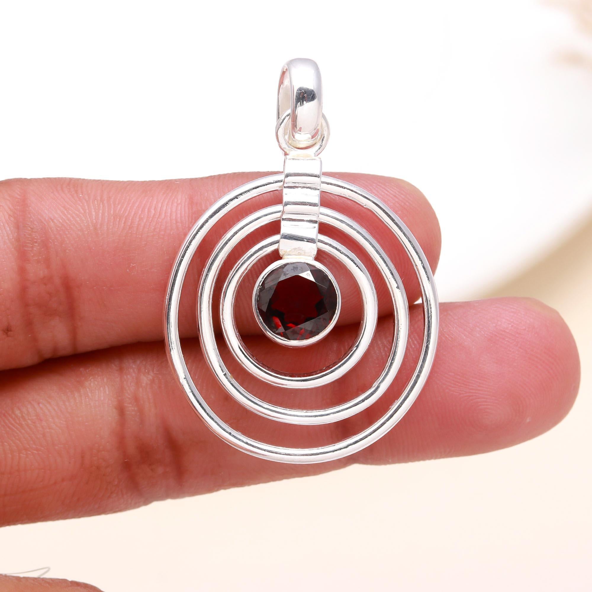 925 Sterling Silver Garnet Circle Pendant