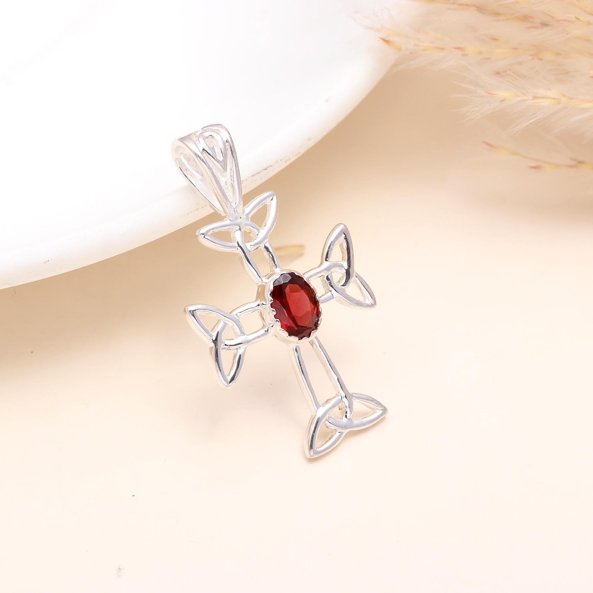 925 Sterling Silver Celtic Pendant With Garnet