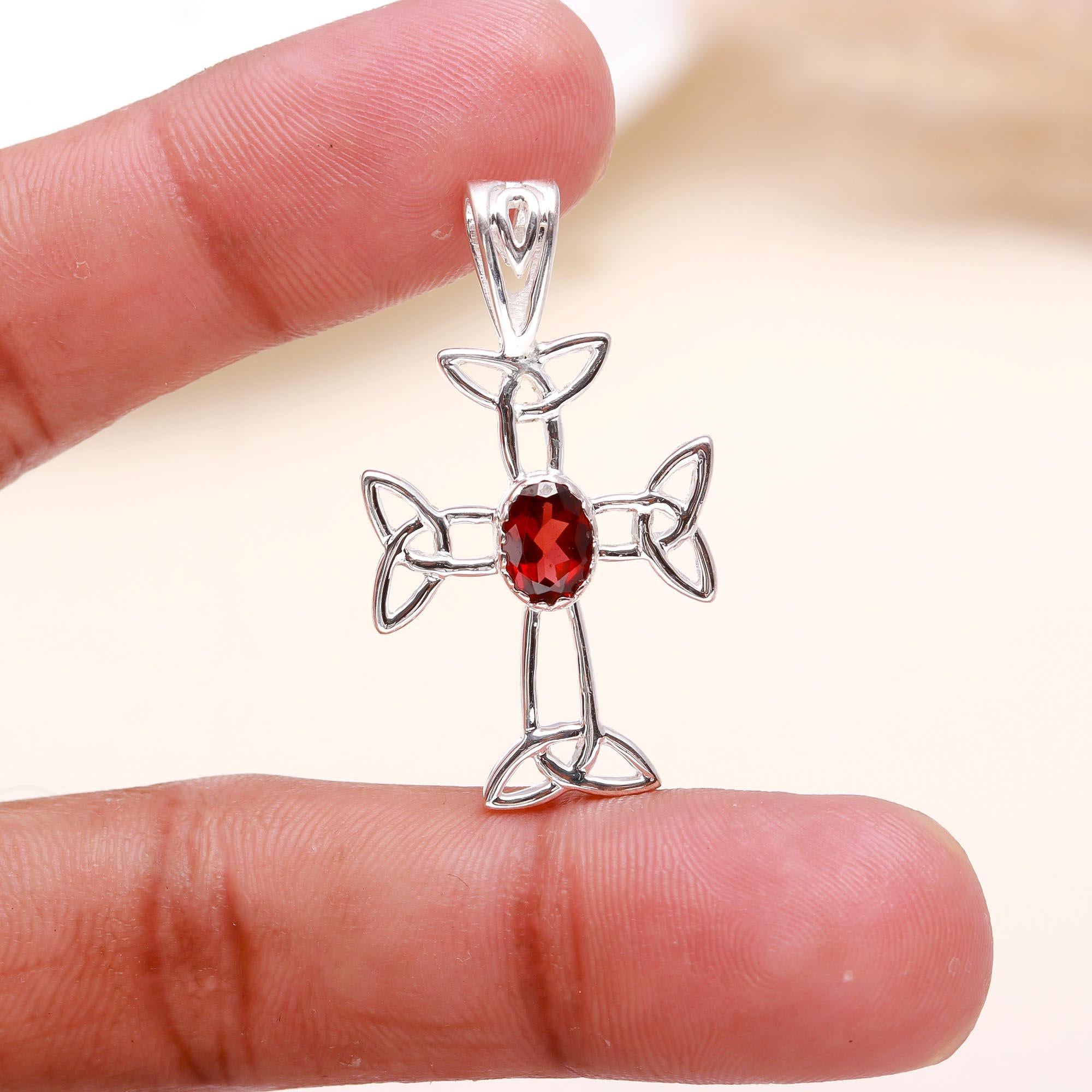 925 Sterling Silver Celtic Pendant With Garnet