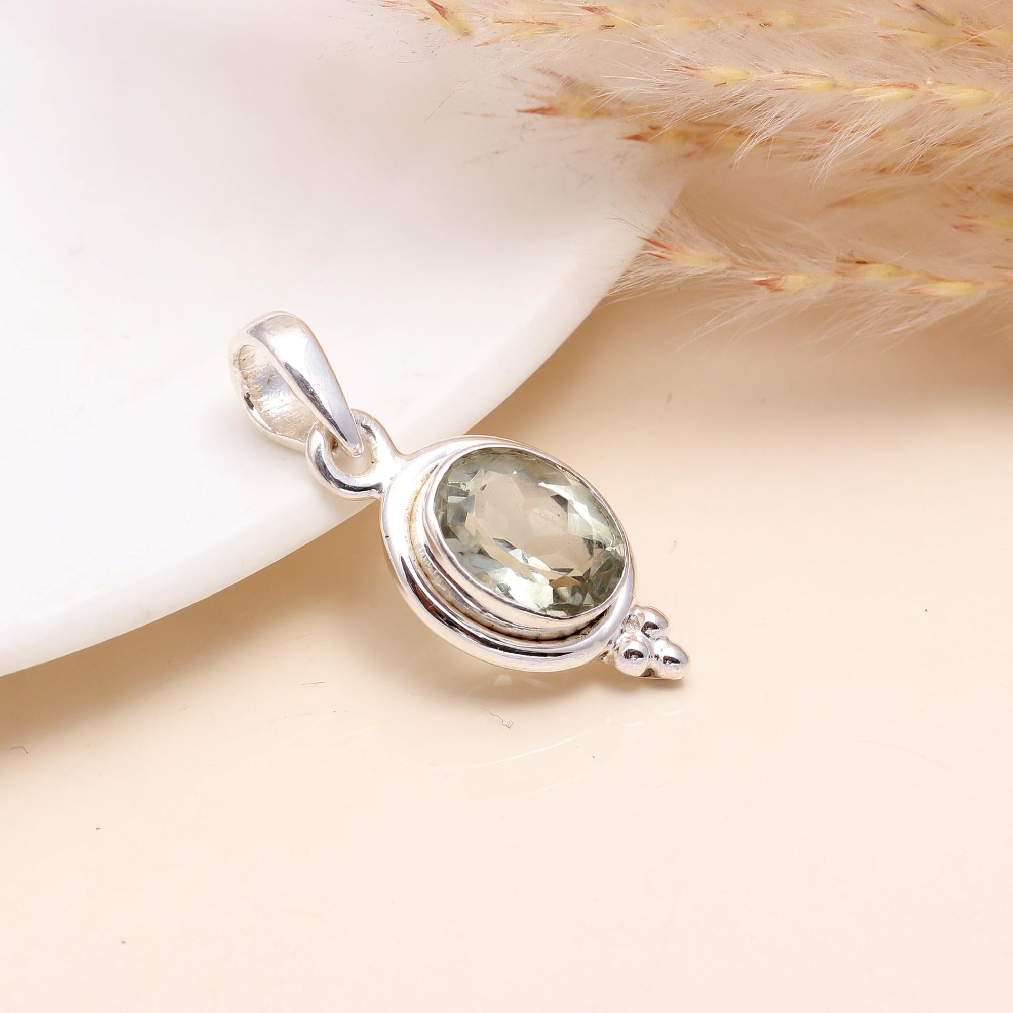 925 Sterling Silver Vintage Oval Green Quartz Pendant