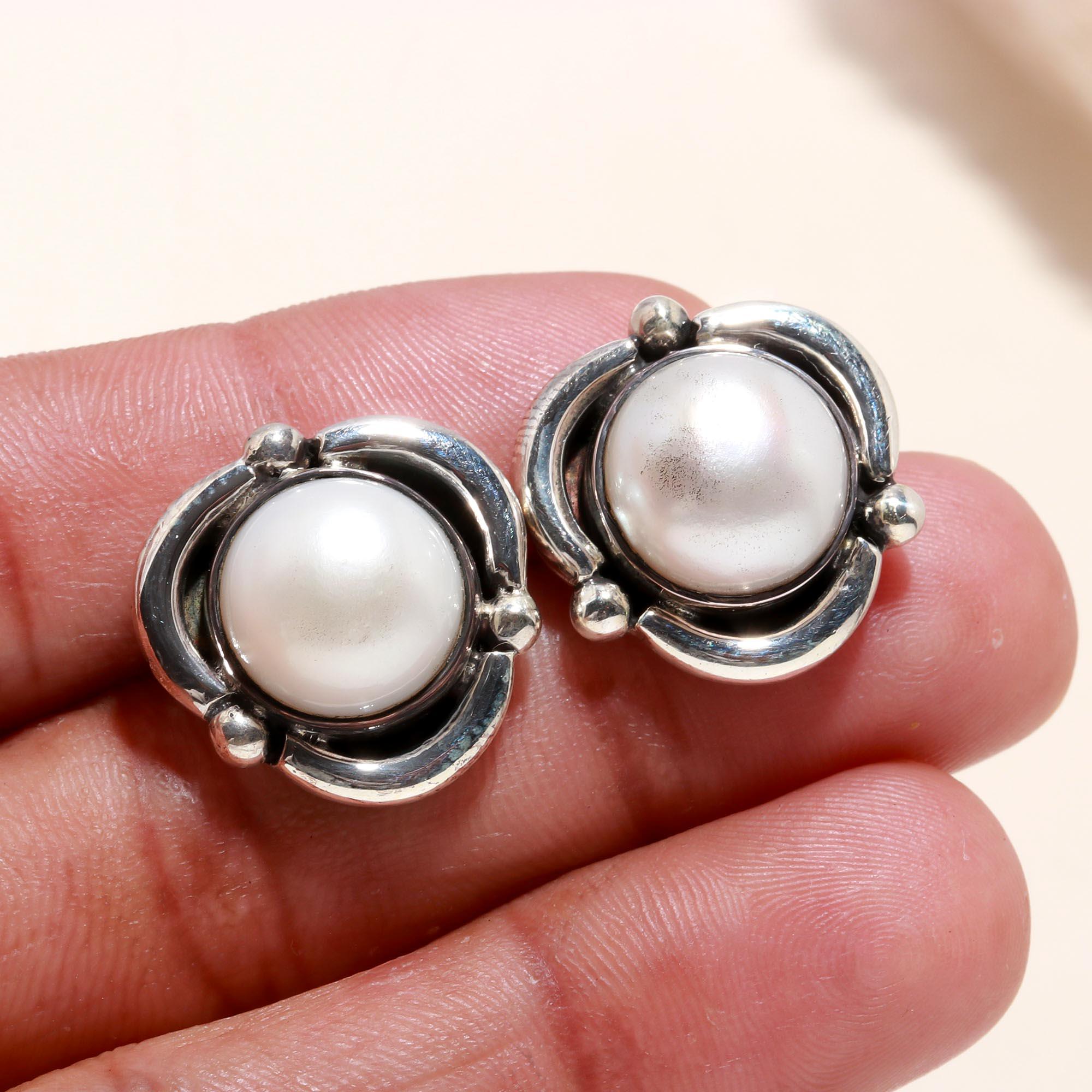 925 Sterling Silver Pearl Classic Stud Earrings