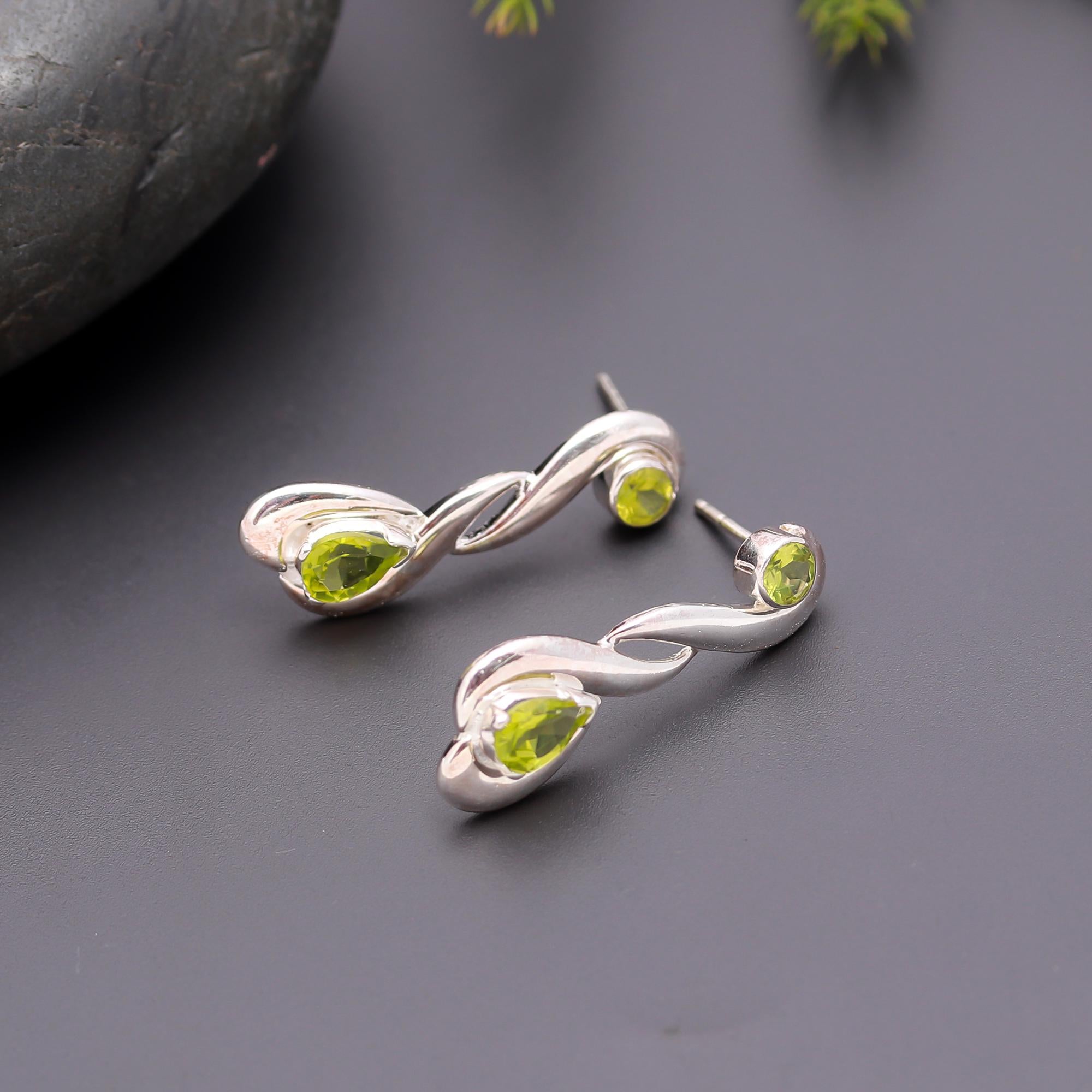 925 Silver Twisted Peridot Drop Earrings