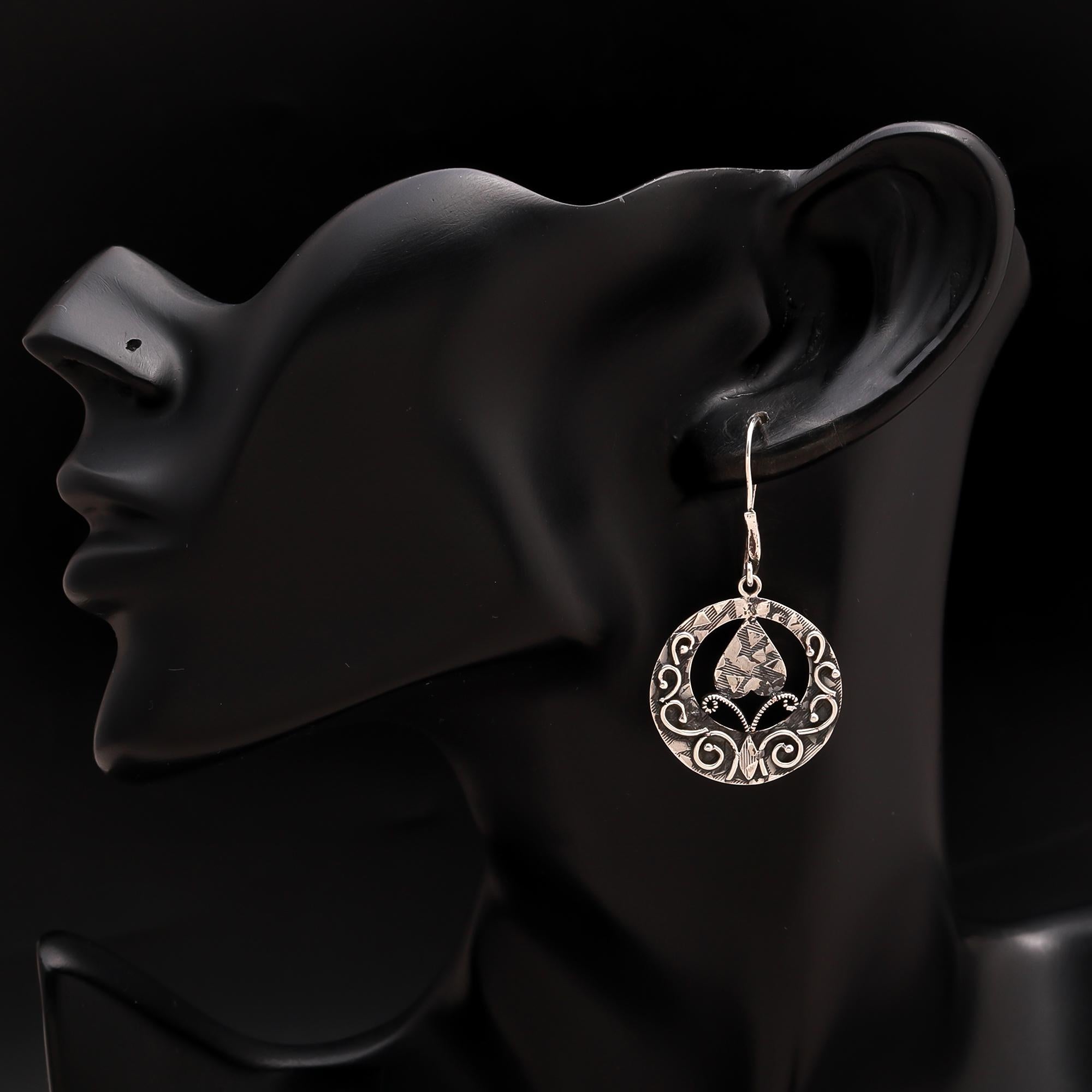 925 Silver Round Floral Pattern Dangle Earrings