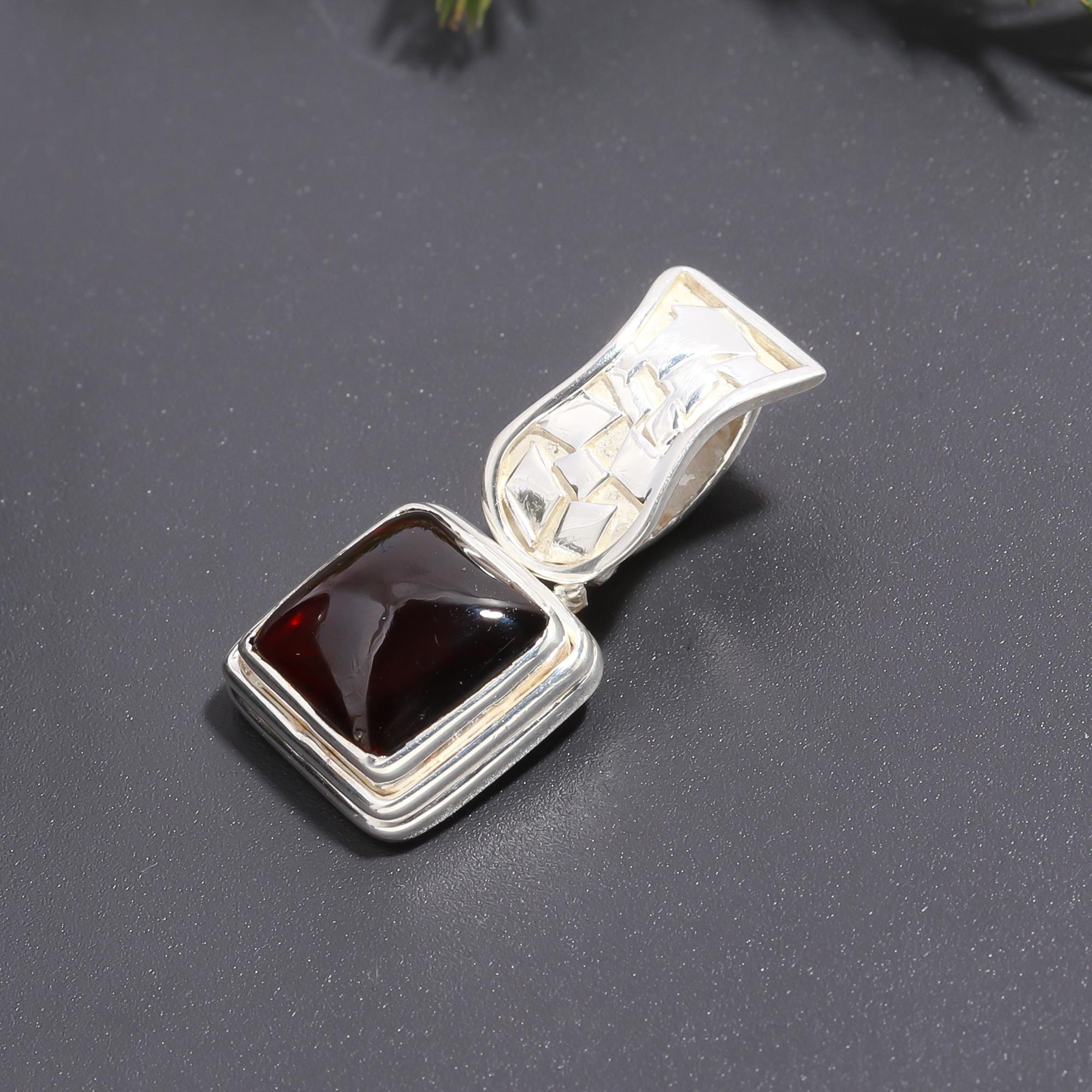925 Silver Garnet Pendant