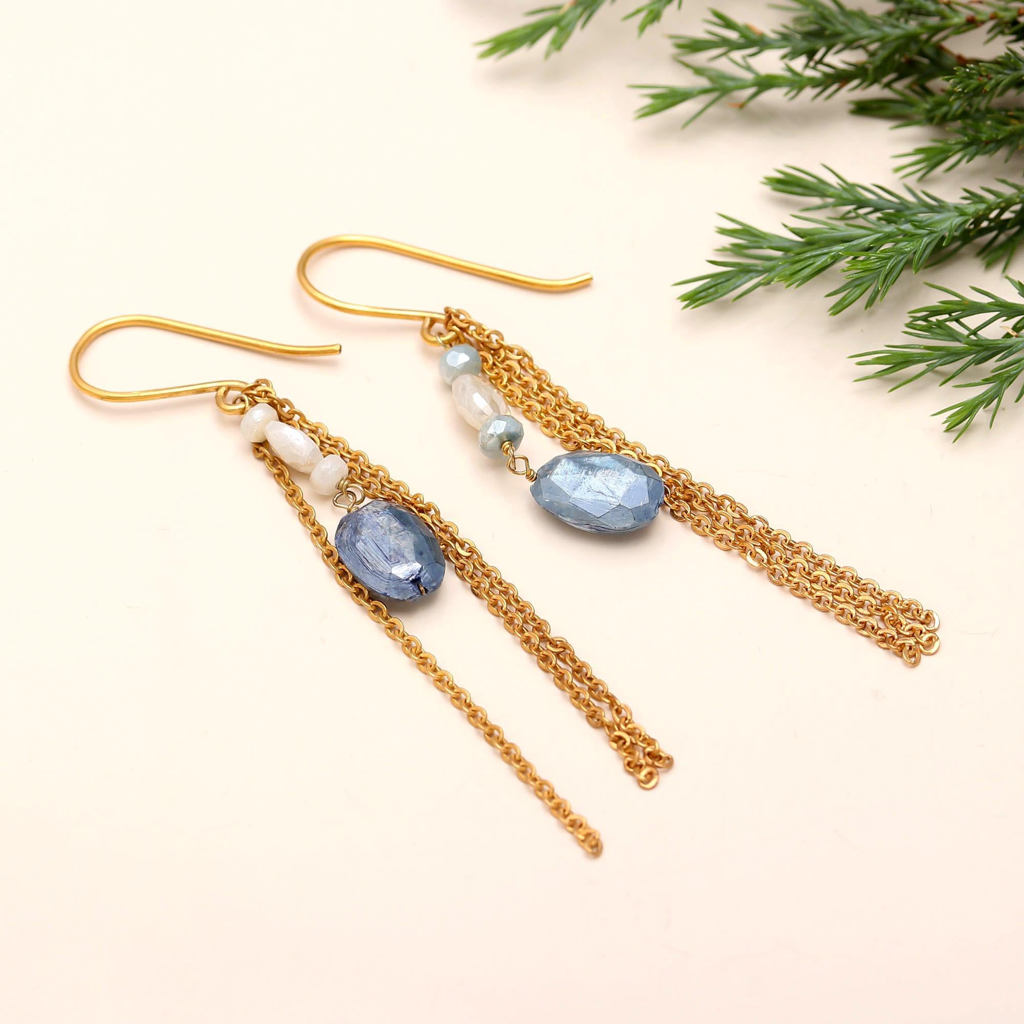 The Blue Horizon: Kyanite & Pearl Linear Drops