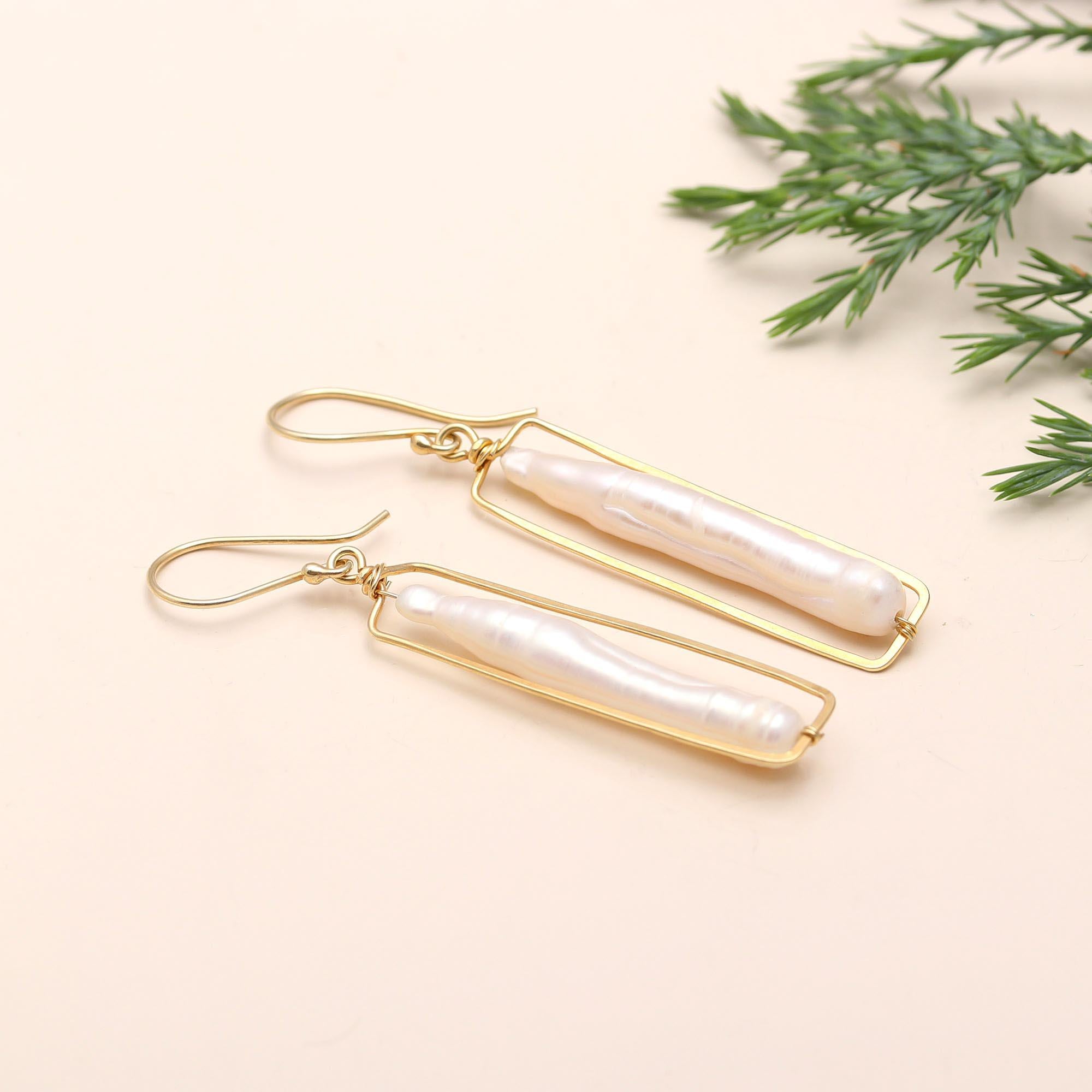 The Pearl Frame: Gold Geometric Stick Pearl Earrings