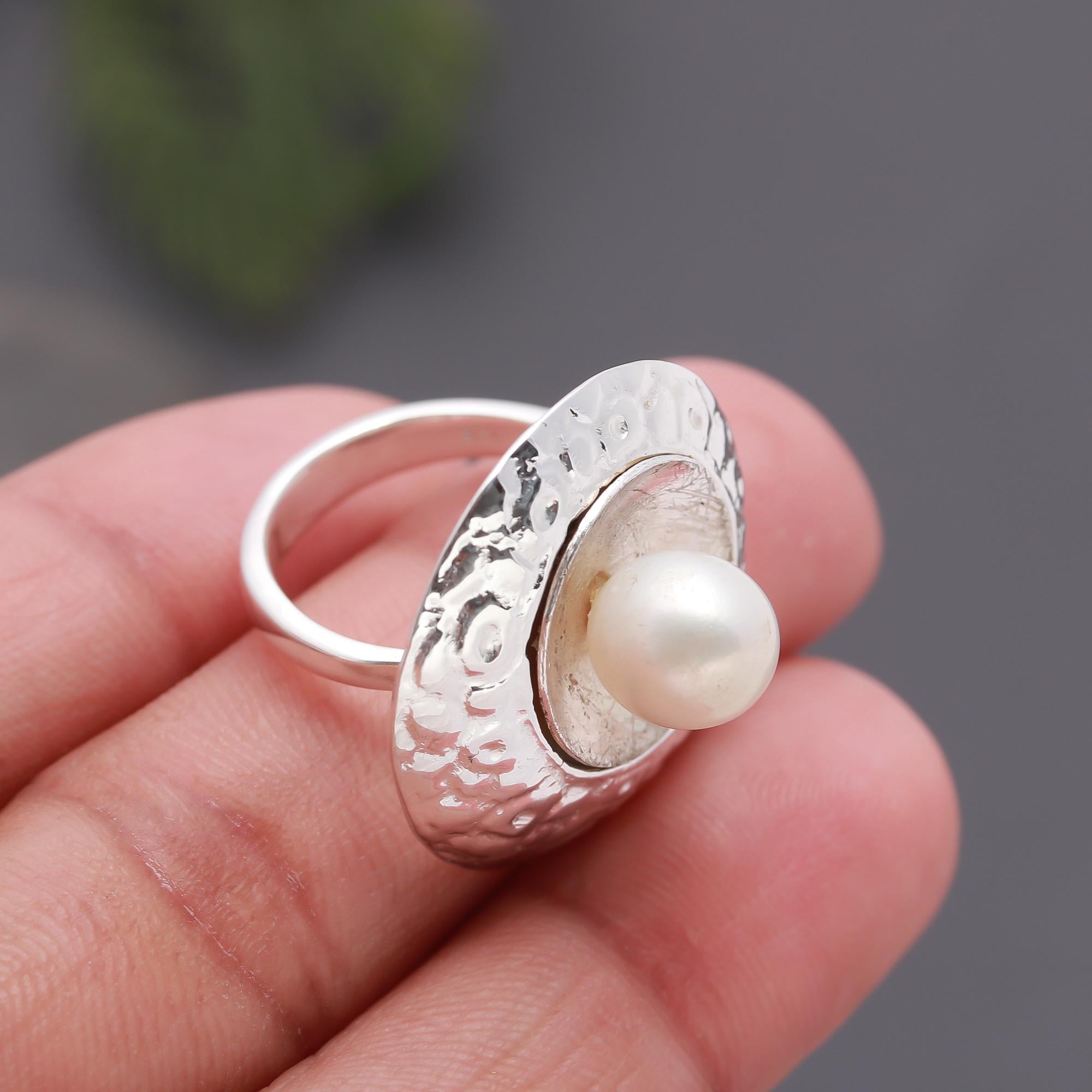 925 Silver Hammered Dome Pearl Ring