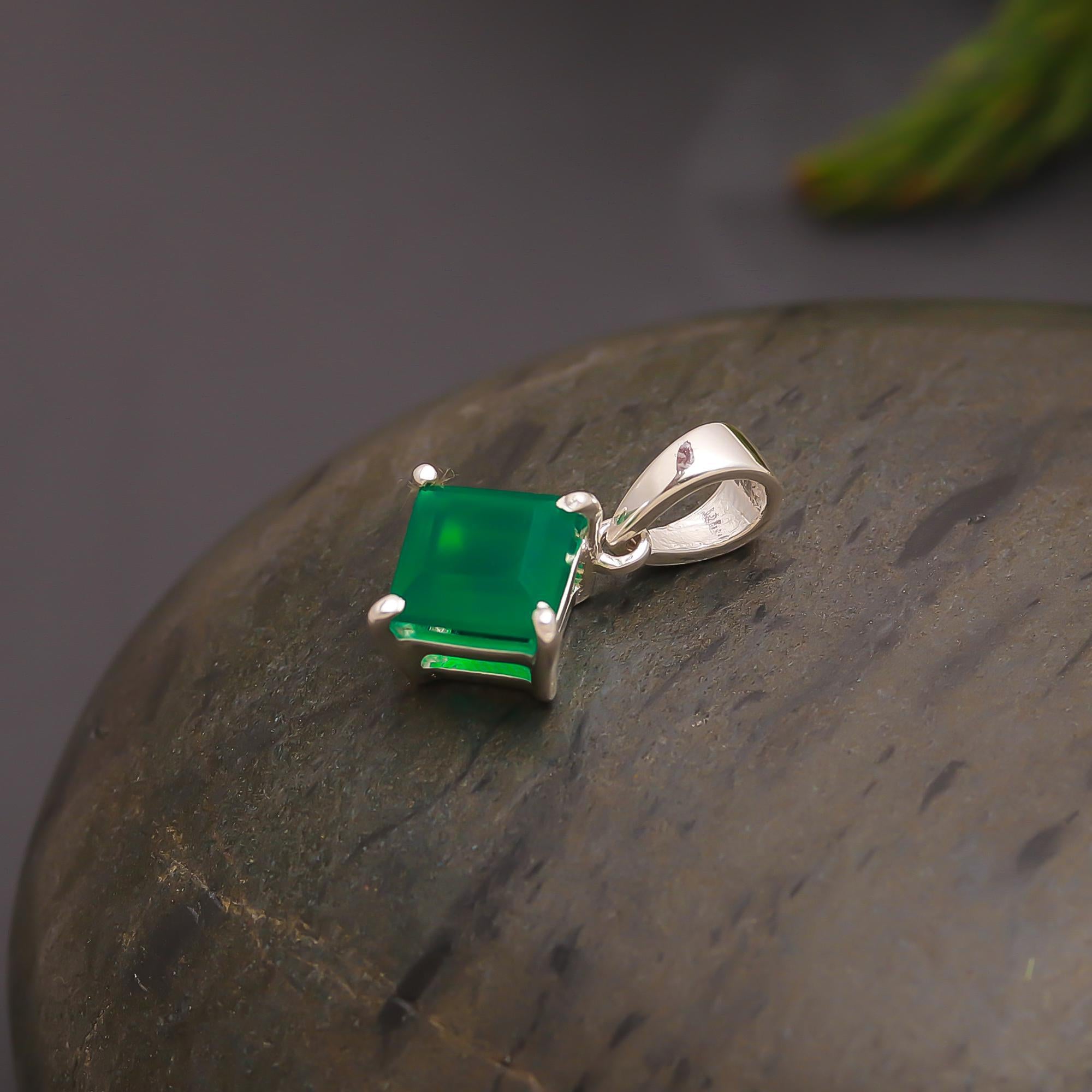 925 Silver Green Onyx Square Pendant