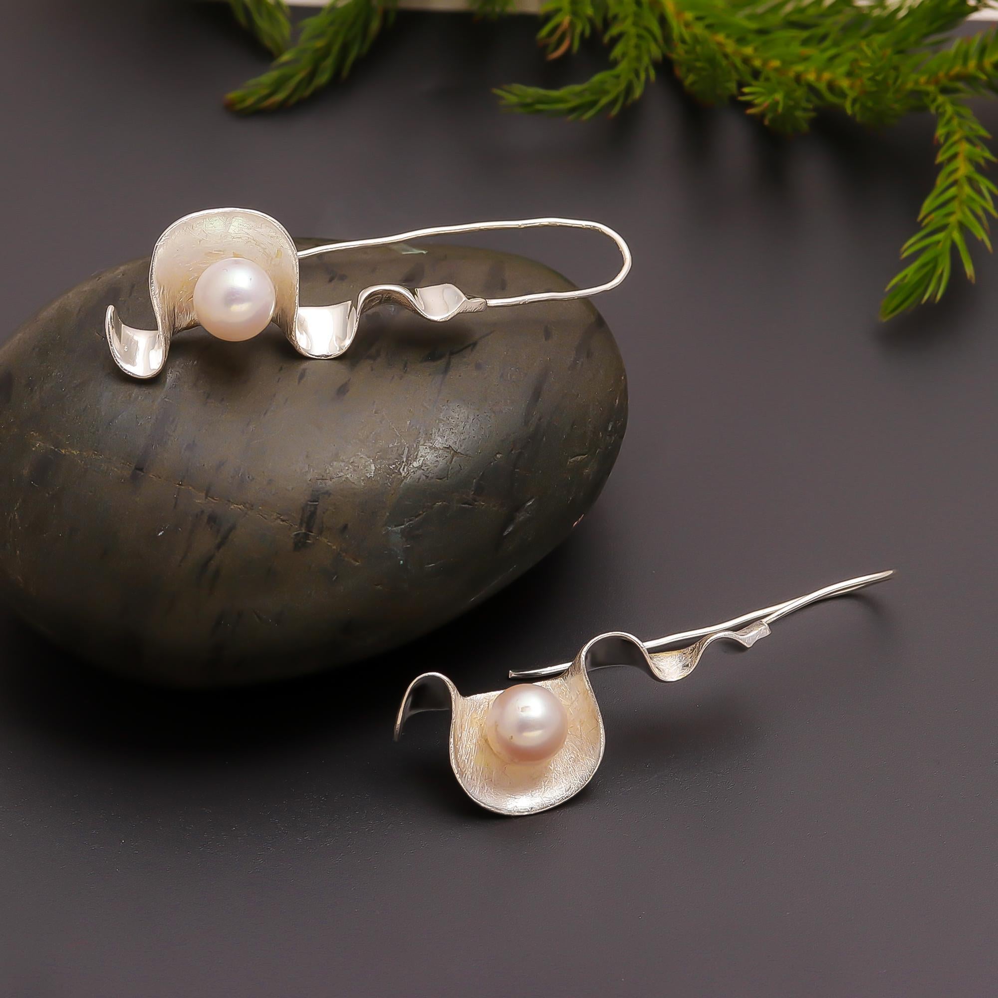 925 Silver Sculpted Wave Pearl Earrings
