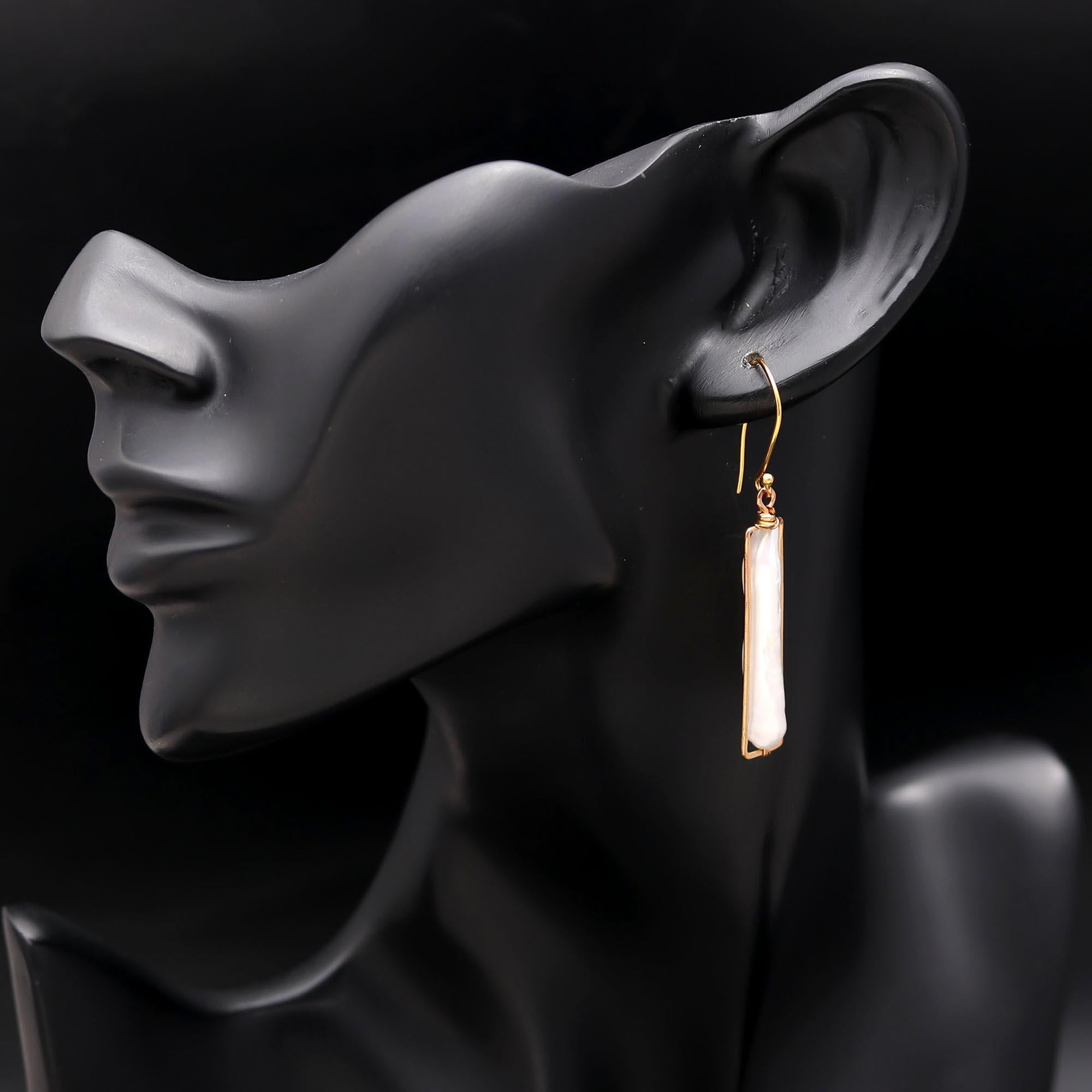 The Pearl Frame: Geometric Stick Pearl Earrings