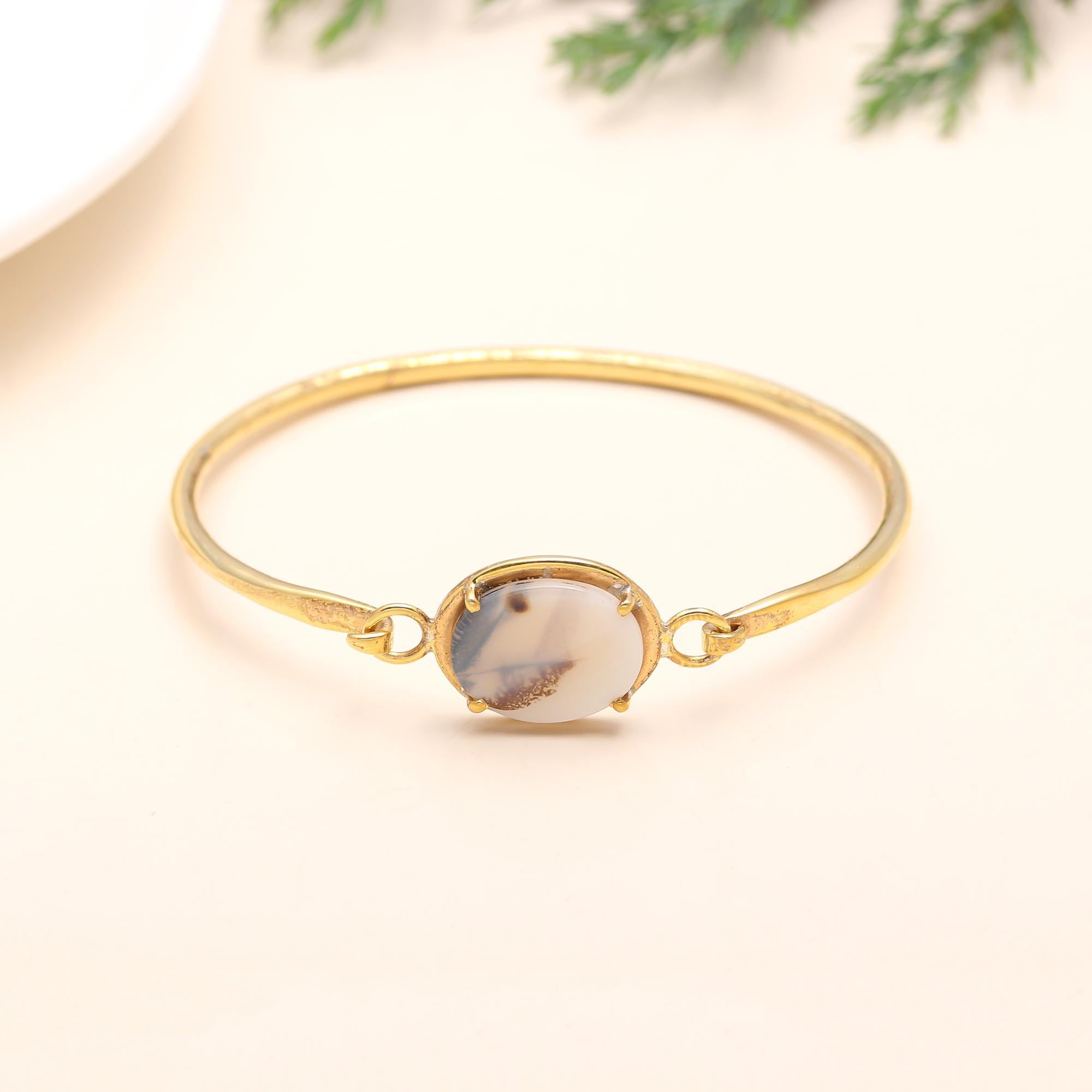 The Natural Canvas: Dendritic Agate Gold Bangle