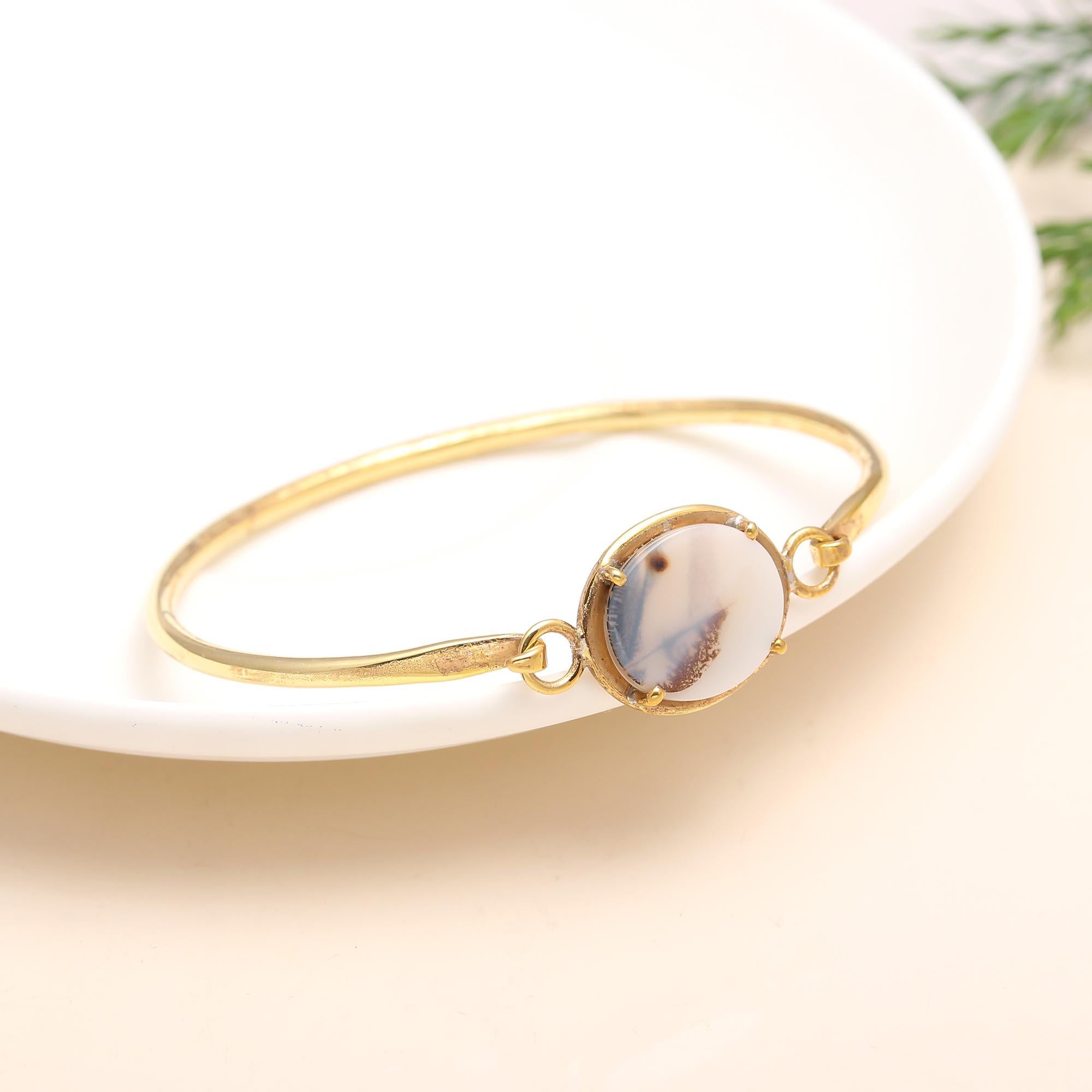 The Natural Canvas: Dendritic Agate Gold Bangle
