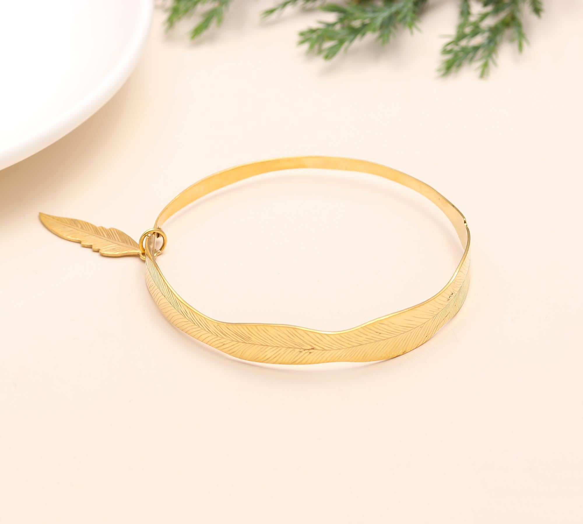 The Golden Plume: Feather Motif Gold Bangle