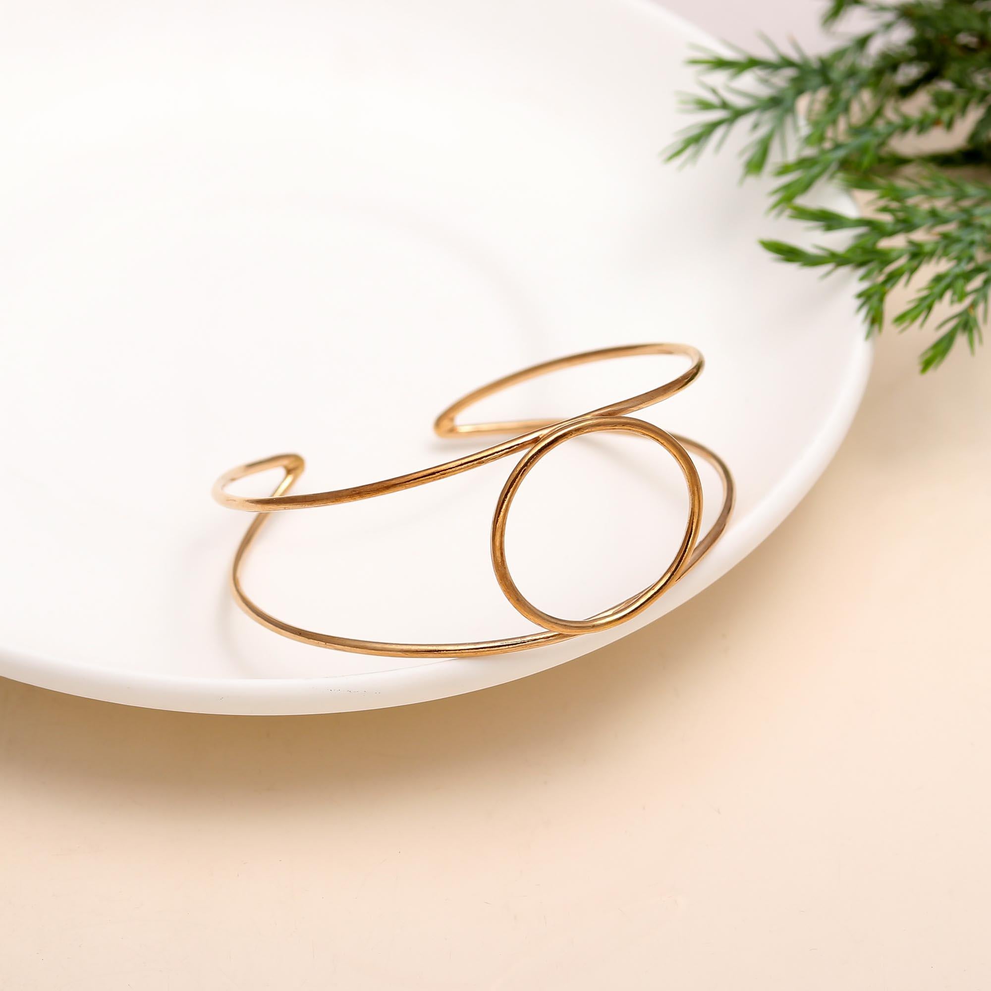 The Halo Horizon: Geometric Gold Vermeil Circle Cuff