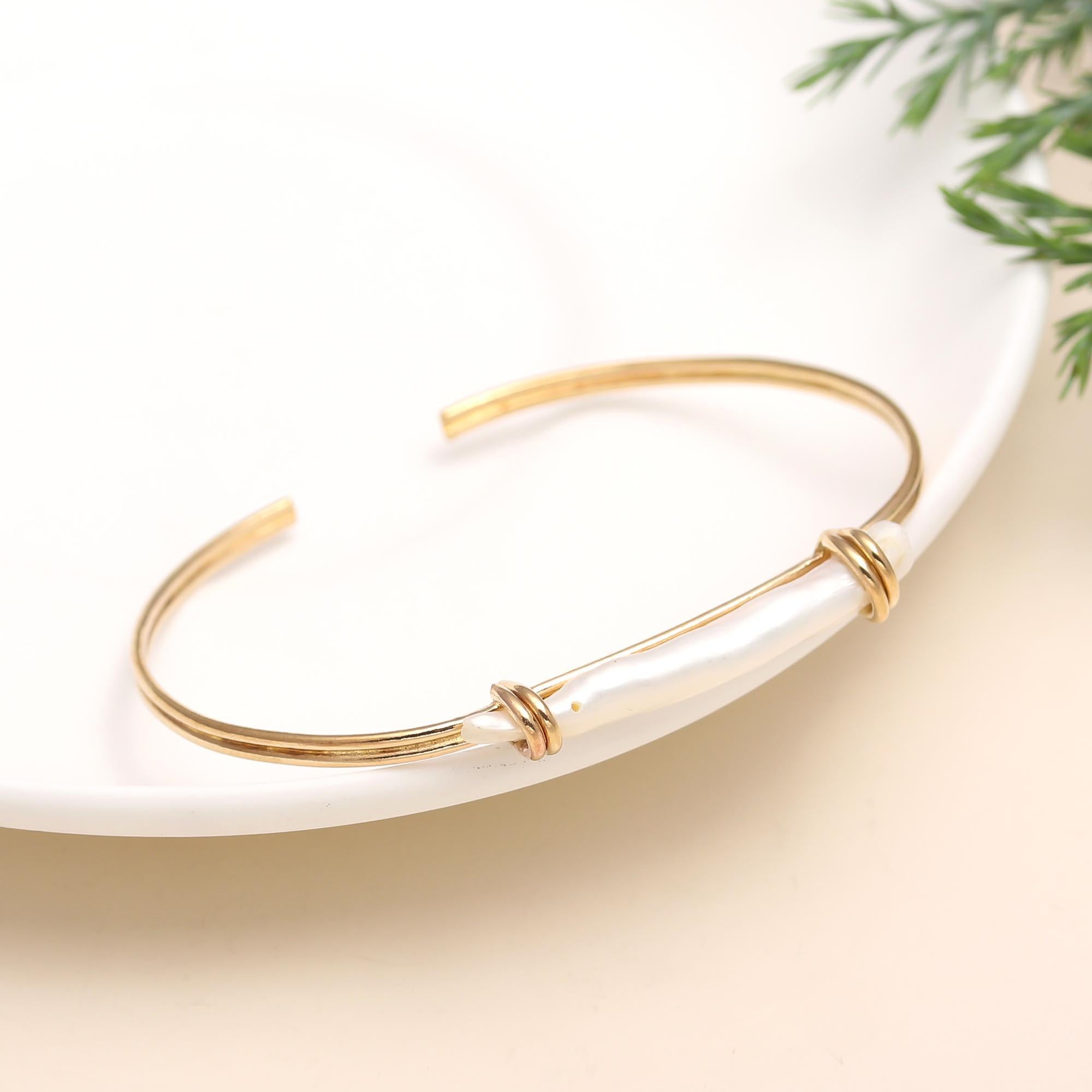 The Luminous Horizon: Gold Vermeil & Stick Pearl Bangle