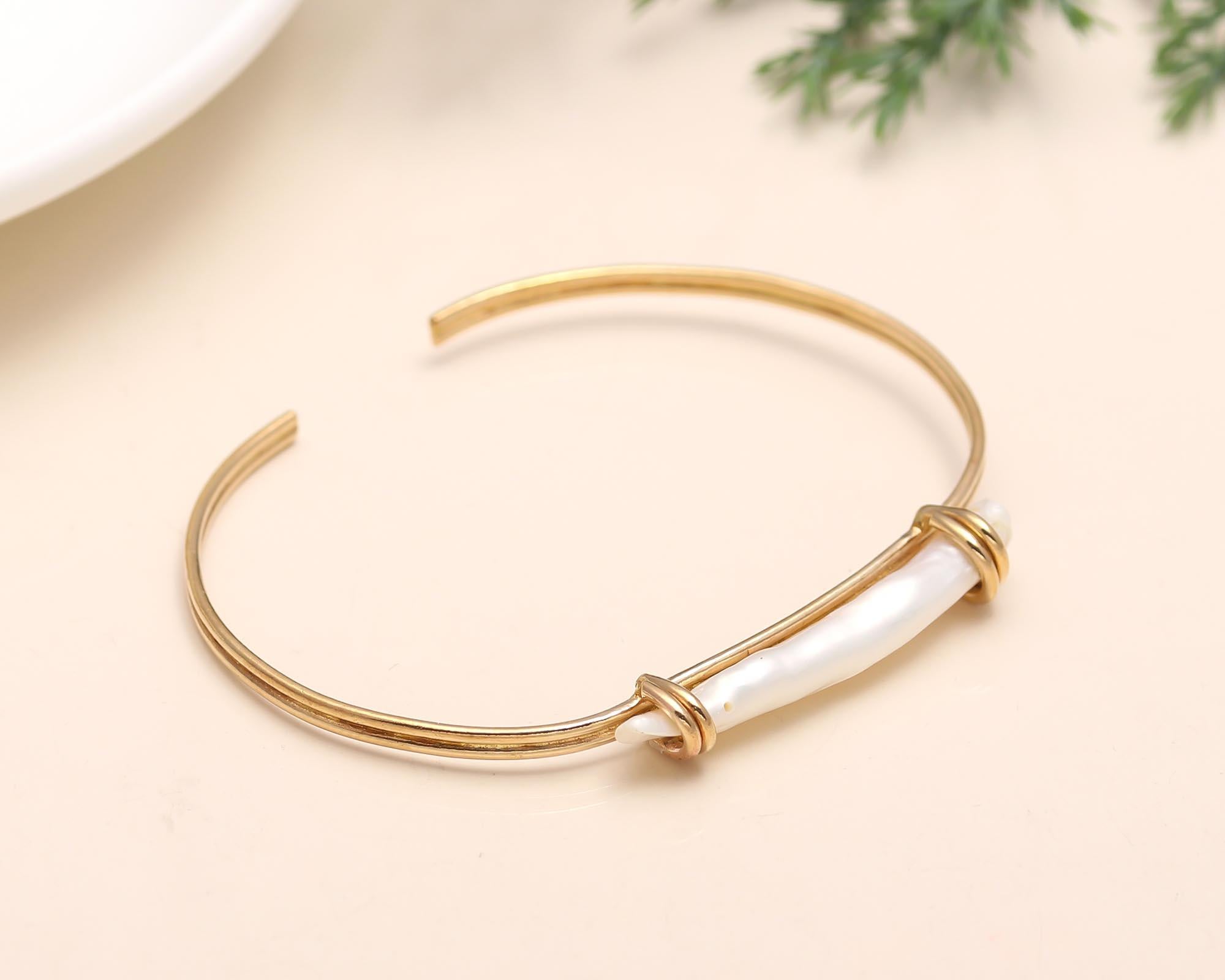 The Luminous Horizon: Gold Vermeil & Stick Pearl Bangle