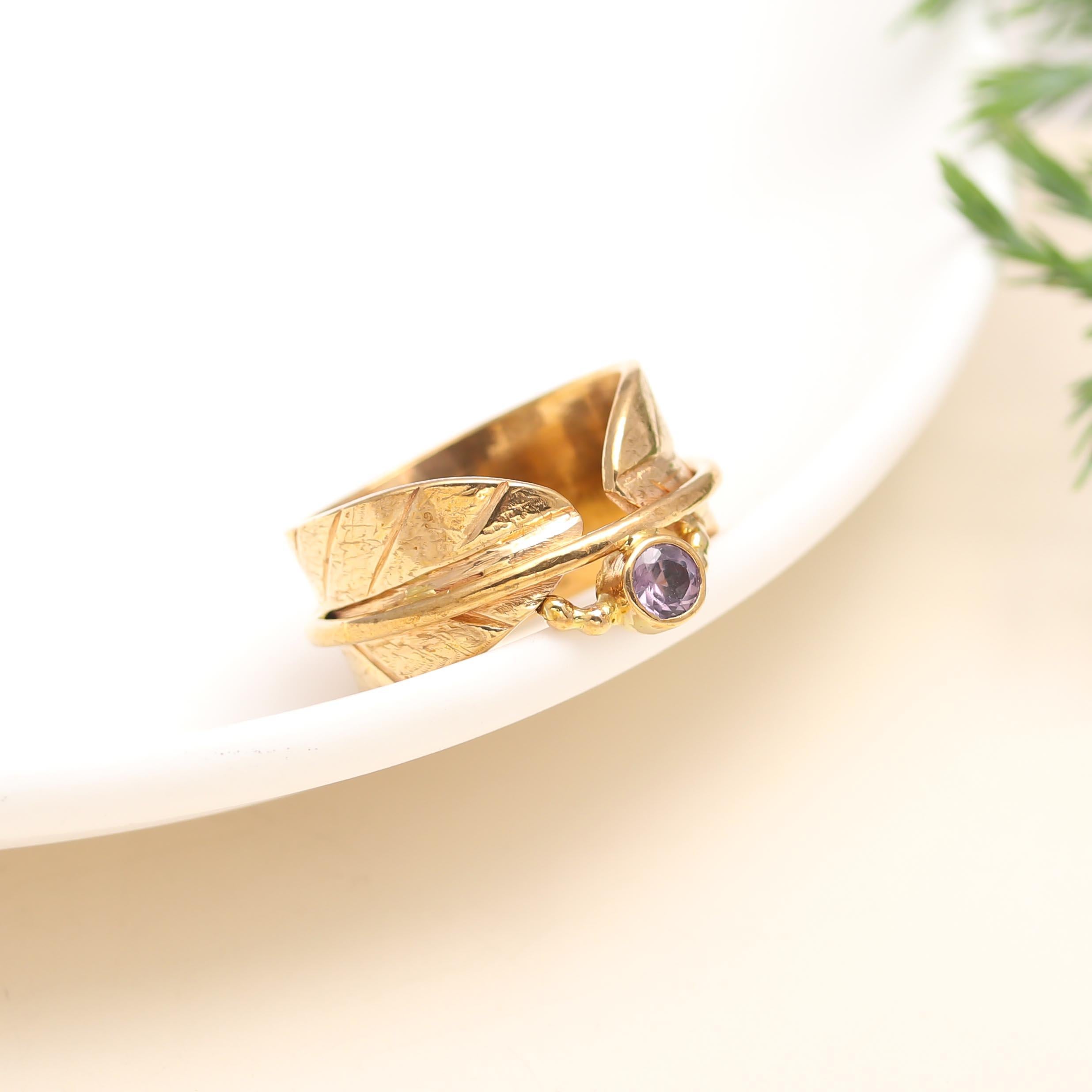 The Forest Gem: Textured Leaf Band Ring