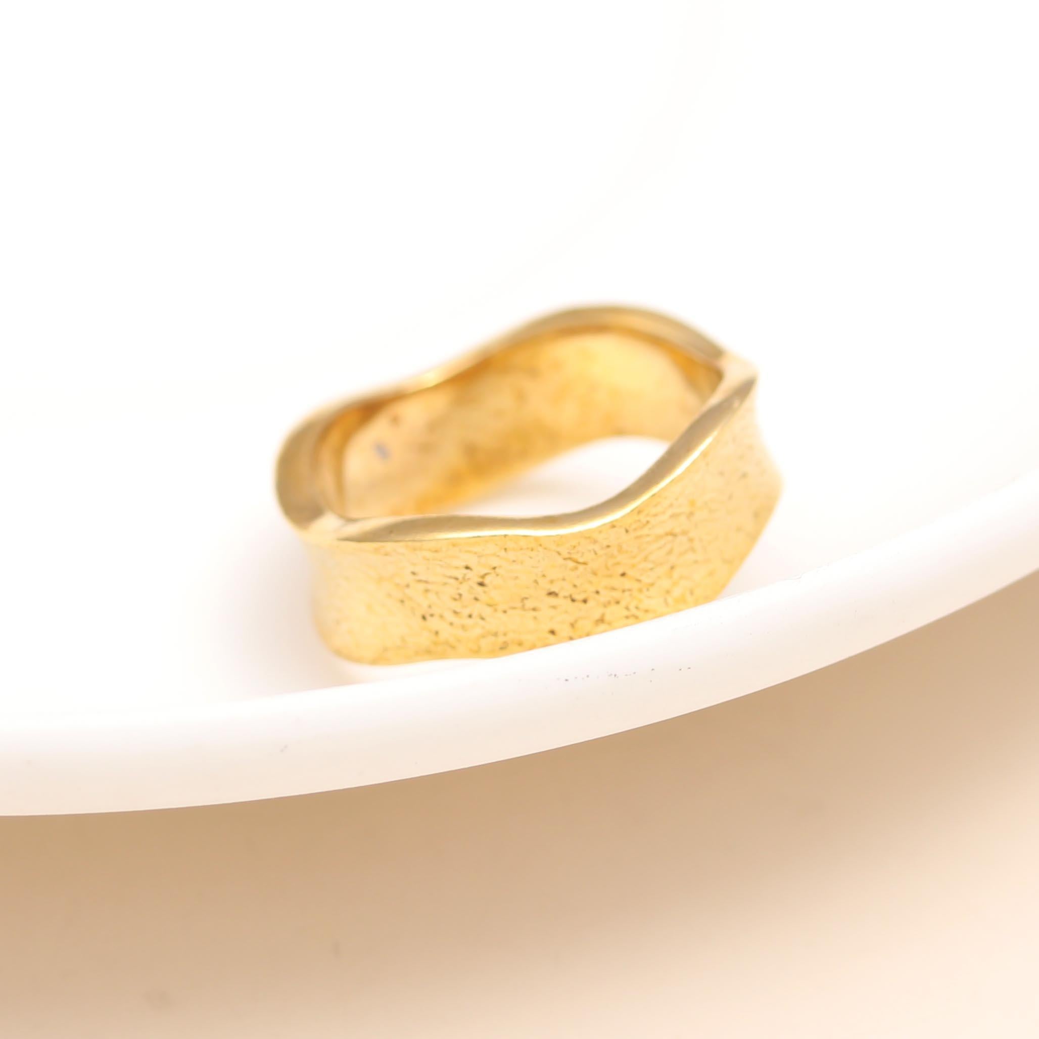 The Golden Organic: Textured Wavy Band Ring