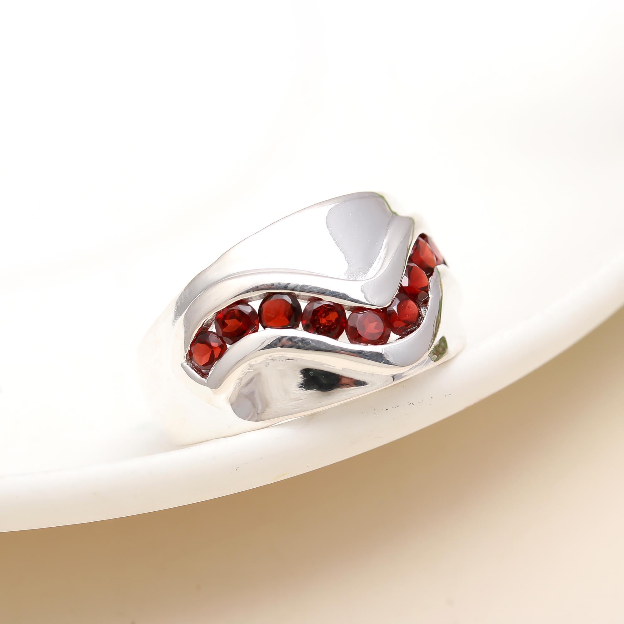 925 Silver Garnet Wave Ring