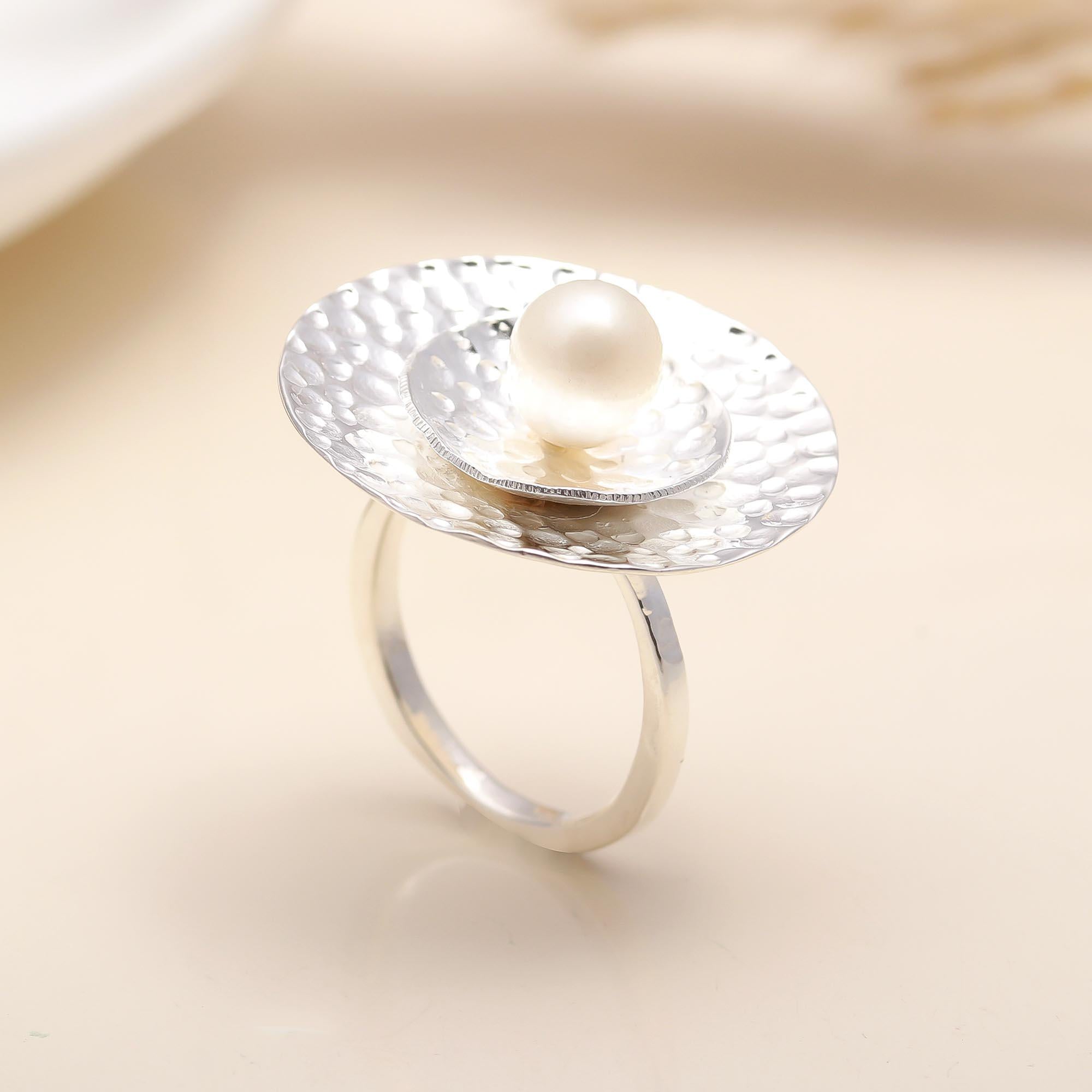 925 Silver Hammered Disc Pearl Ring