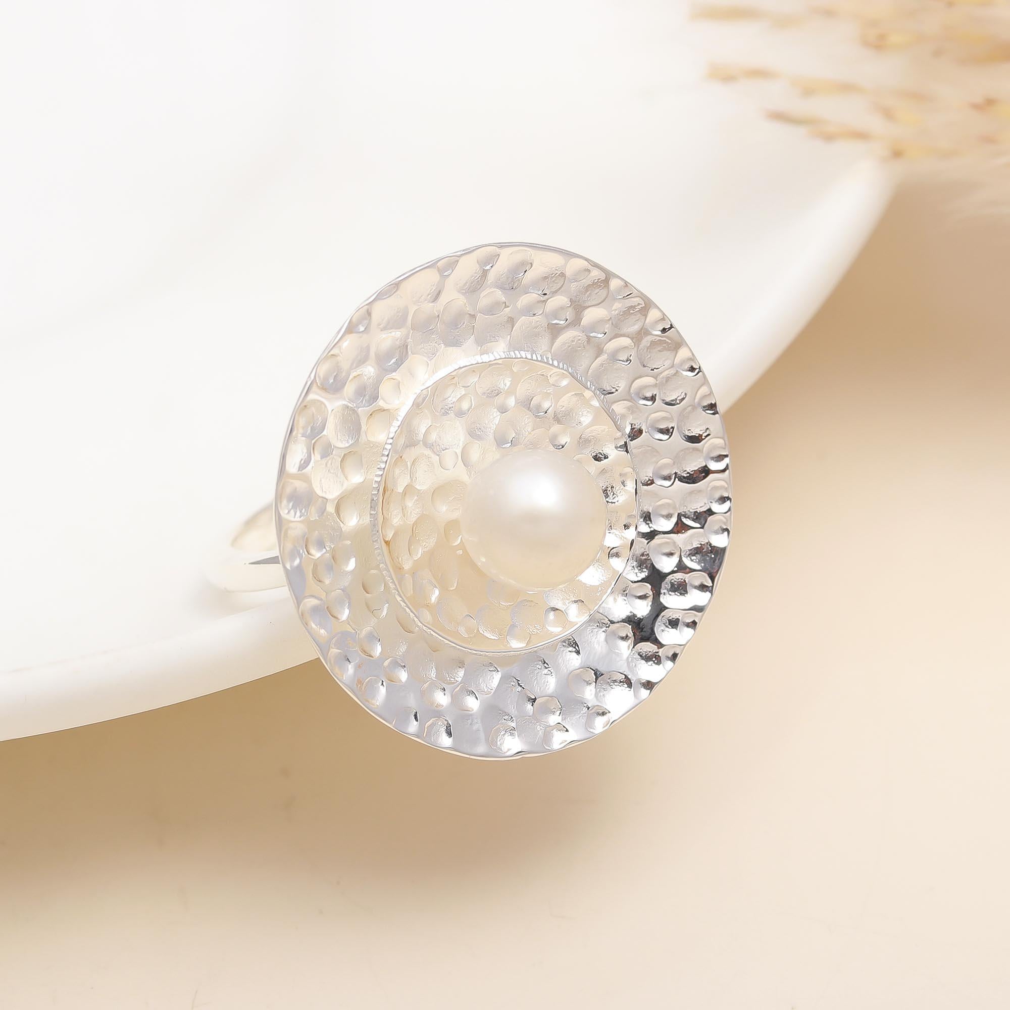 925 Silver Hammered Disc Pearl Ring