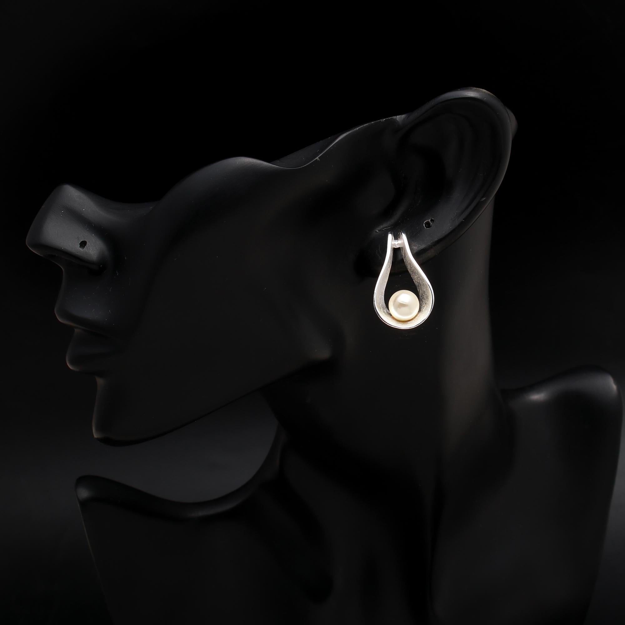 925 Silver Teardrop Pearl Drop Earrings