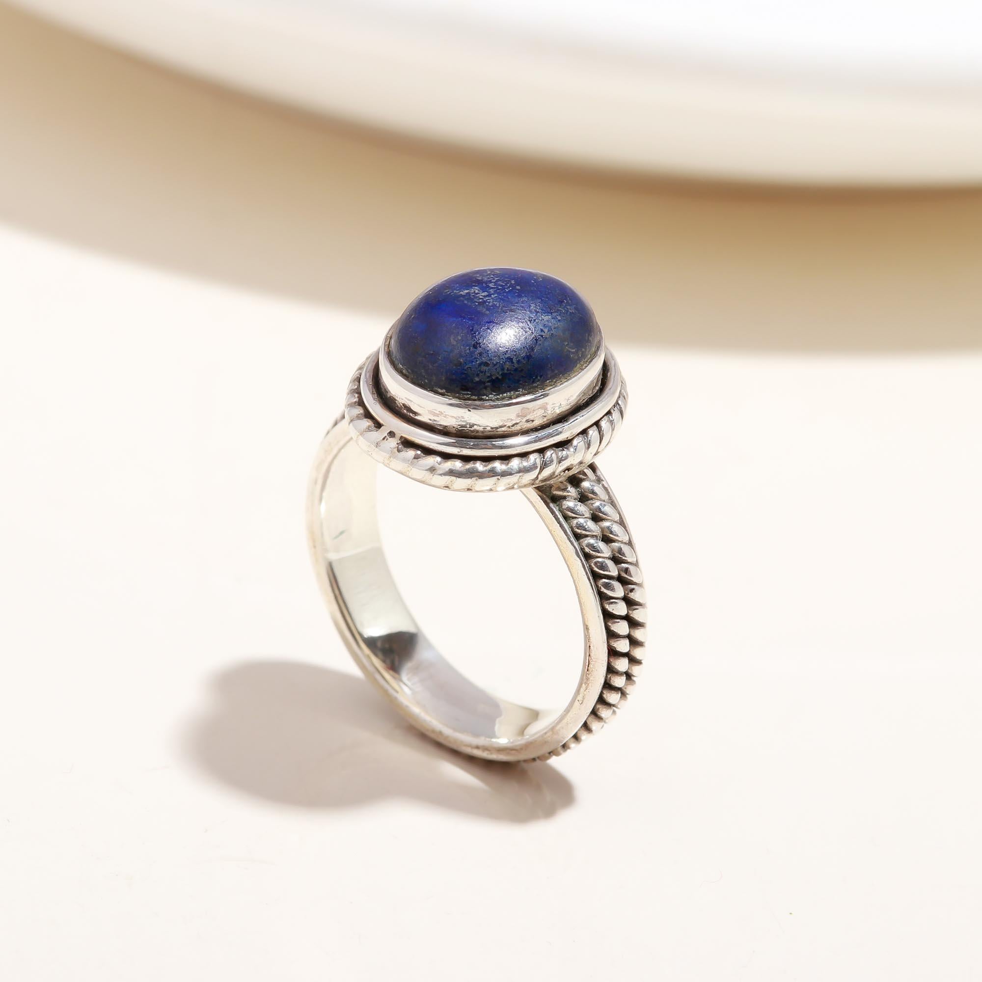 The Royal Azure: Lapis Lazuli Cabochon Rope Silver Ring