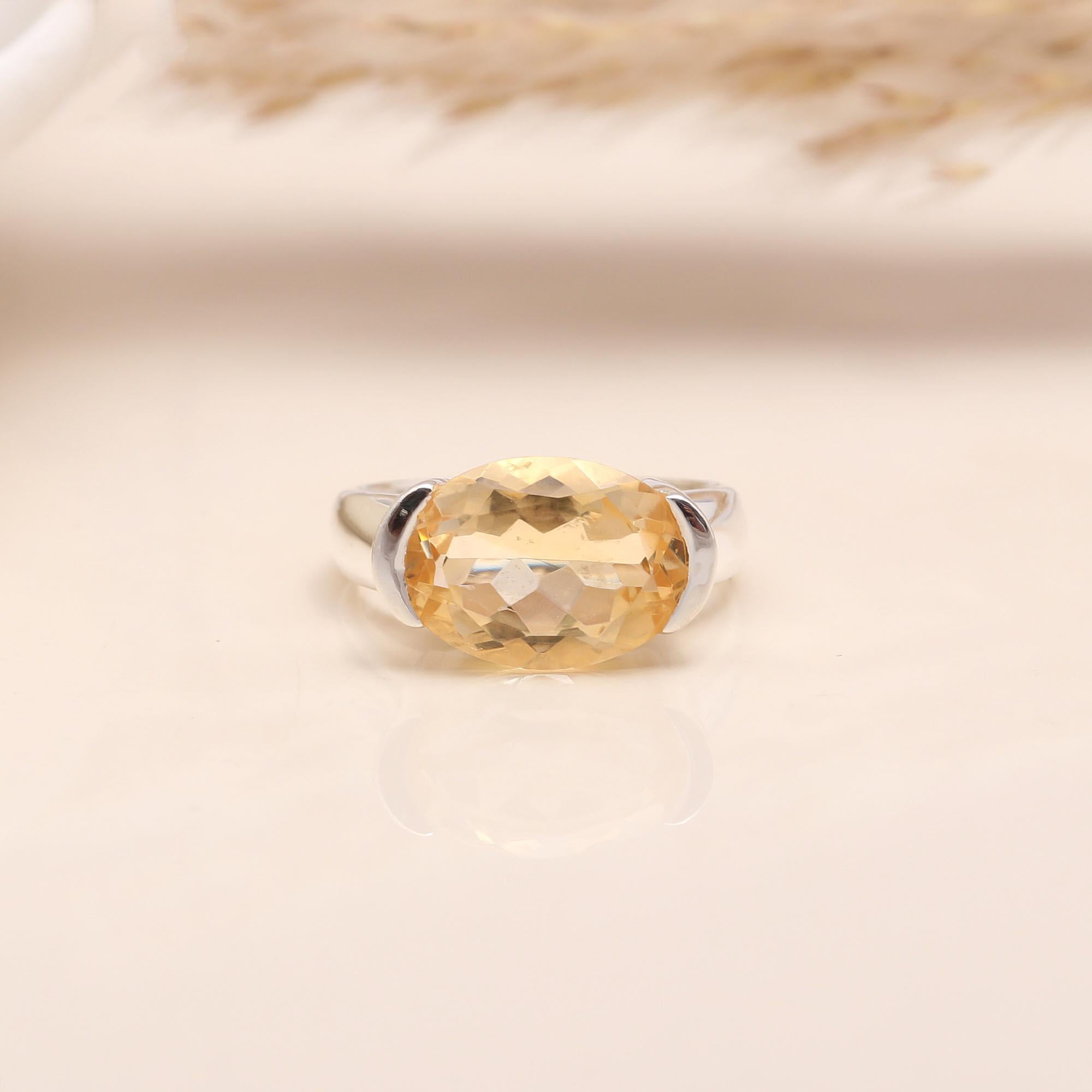 The Golden Ellipse: Modern Oval Citrine Ring