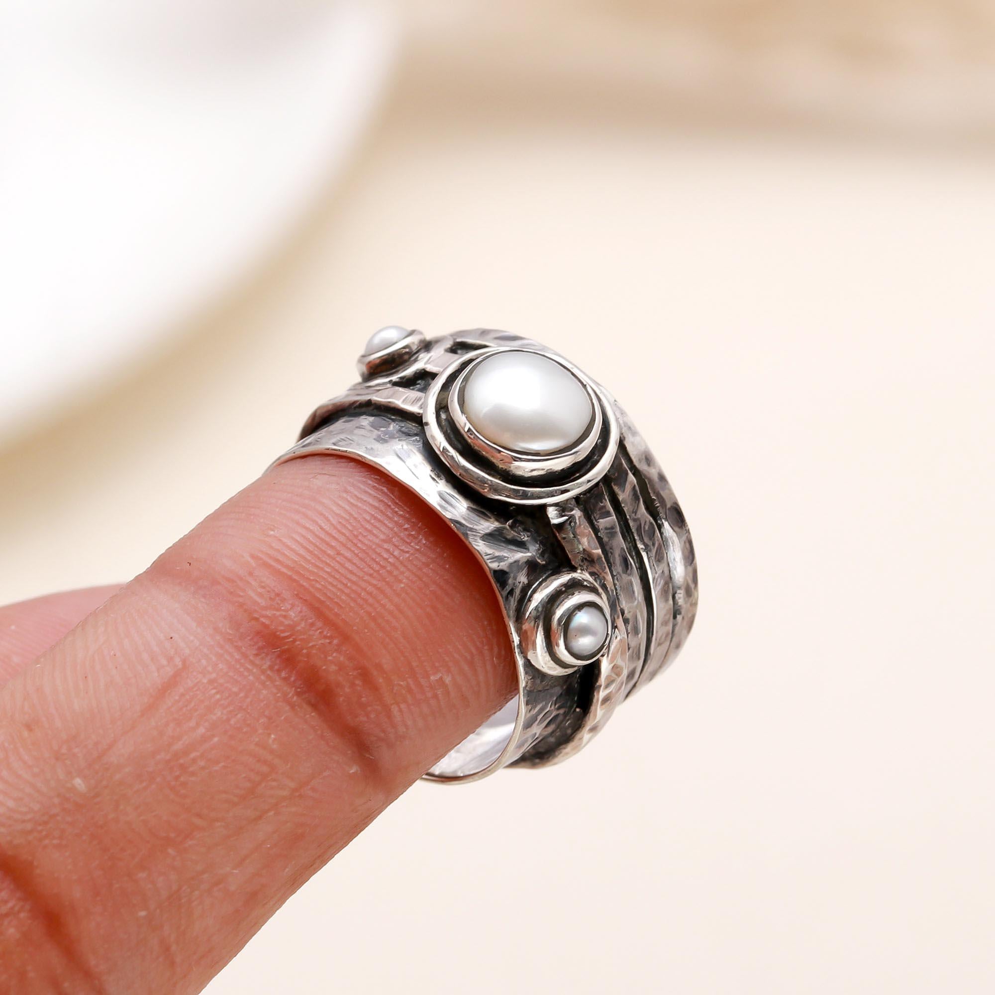 White Pearl: Wide Band Silver Spinner Ring
