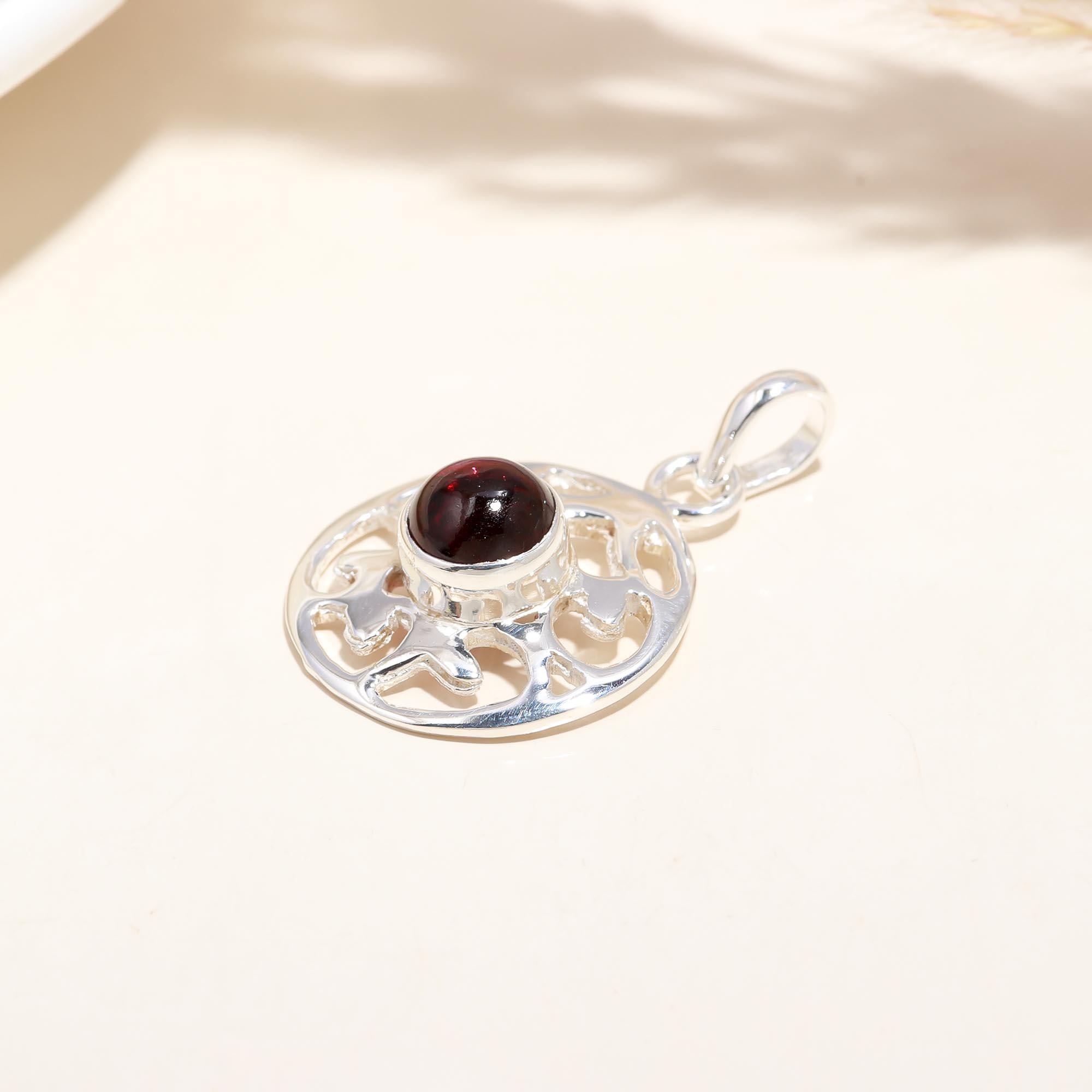 Red Gernet Round Shape Gemstone Pendant In Sterling Silver