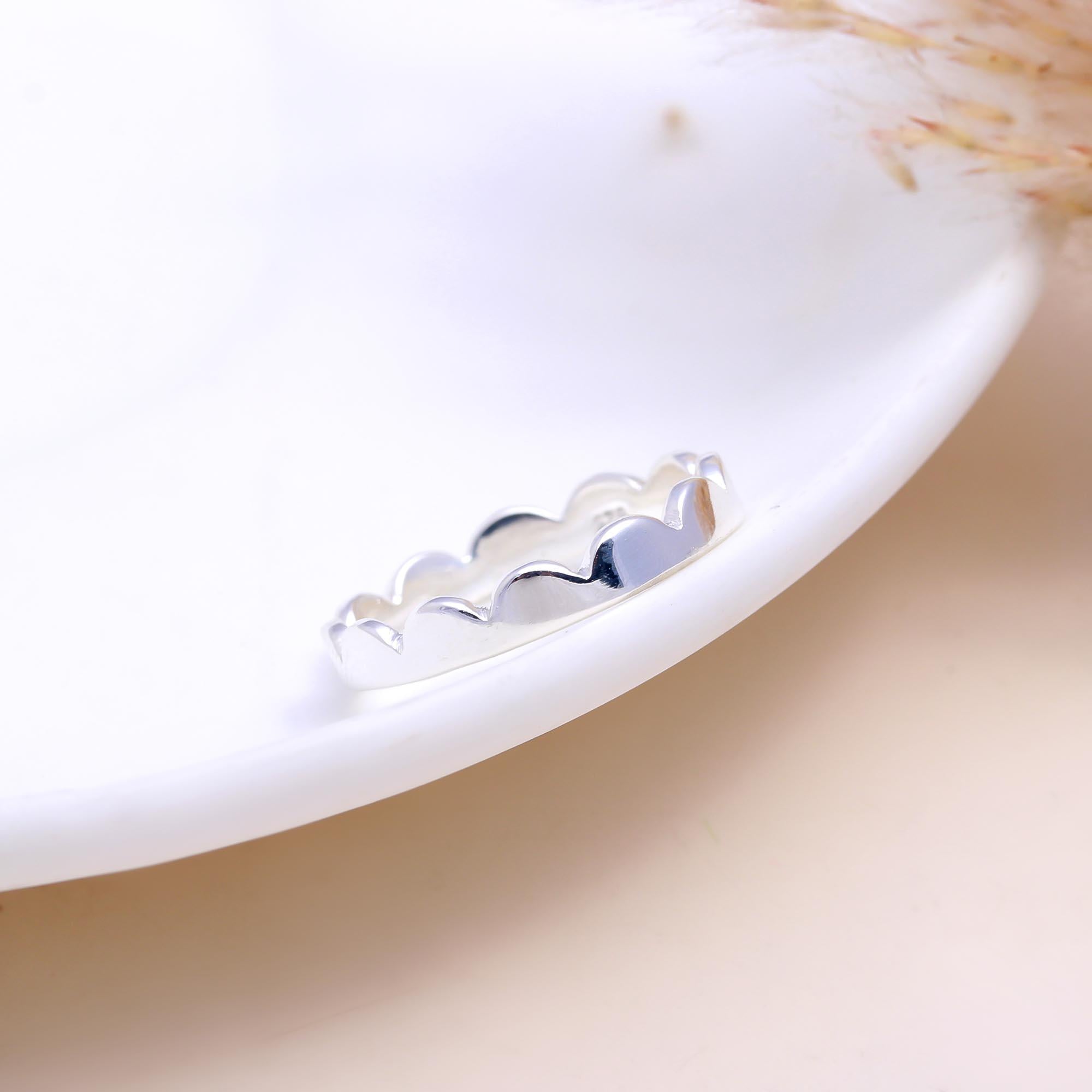 The Scallop Wave Ring: Silver Scalloped Edge Band