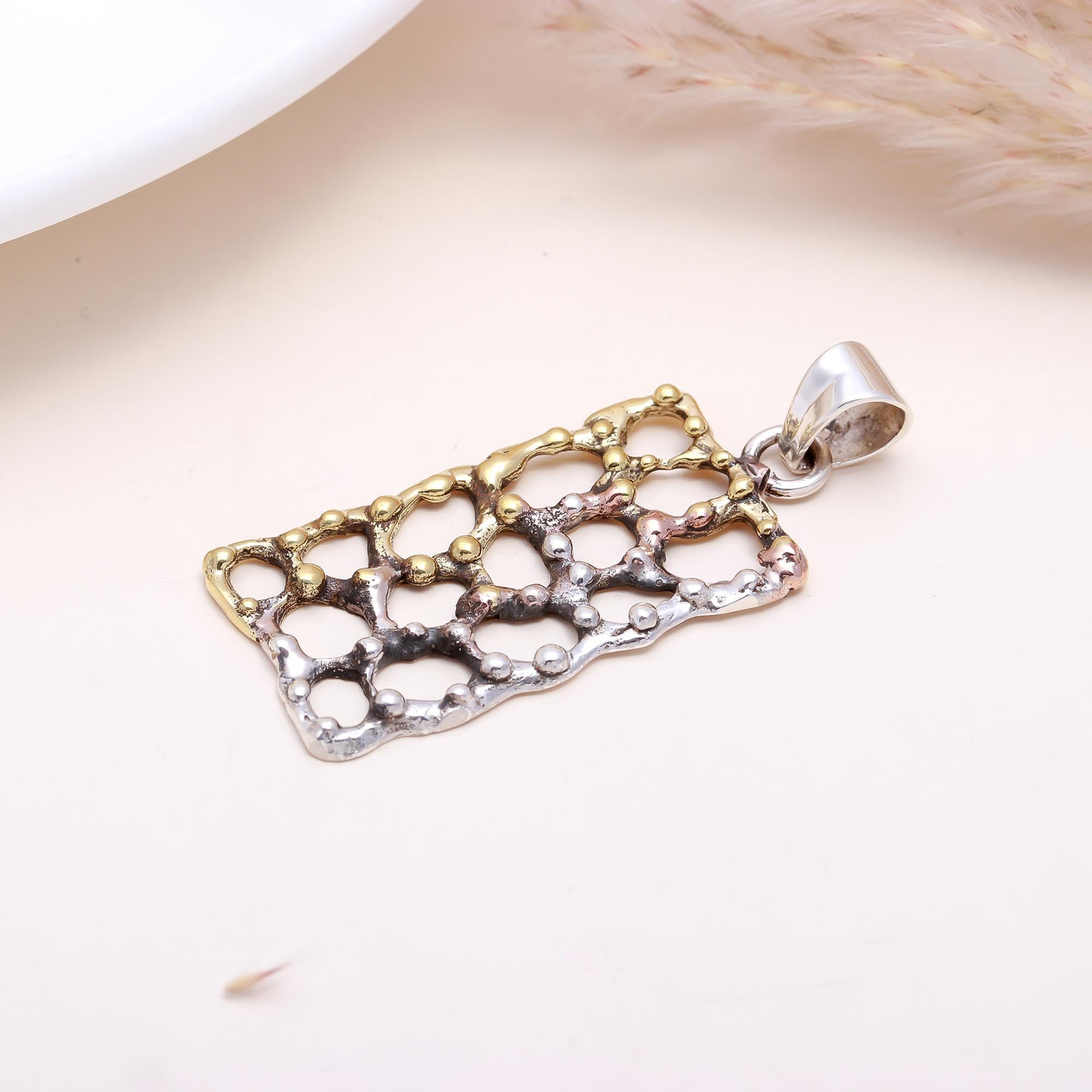 The Organic Lattice: Dual-Tone Textured Mesh Pendant