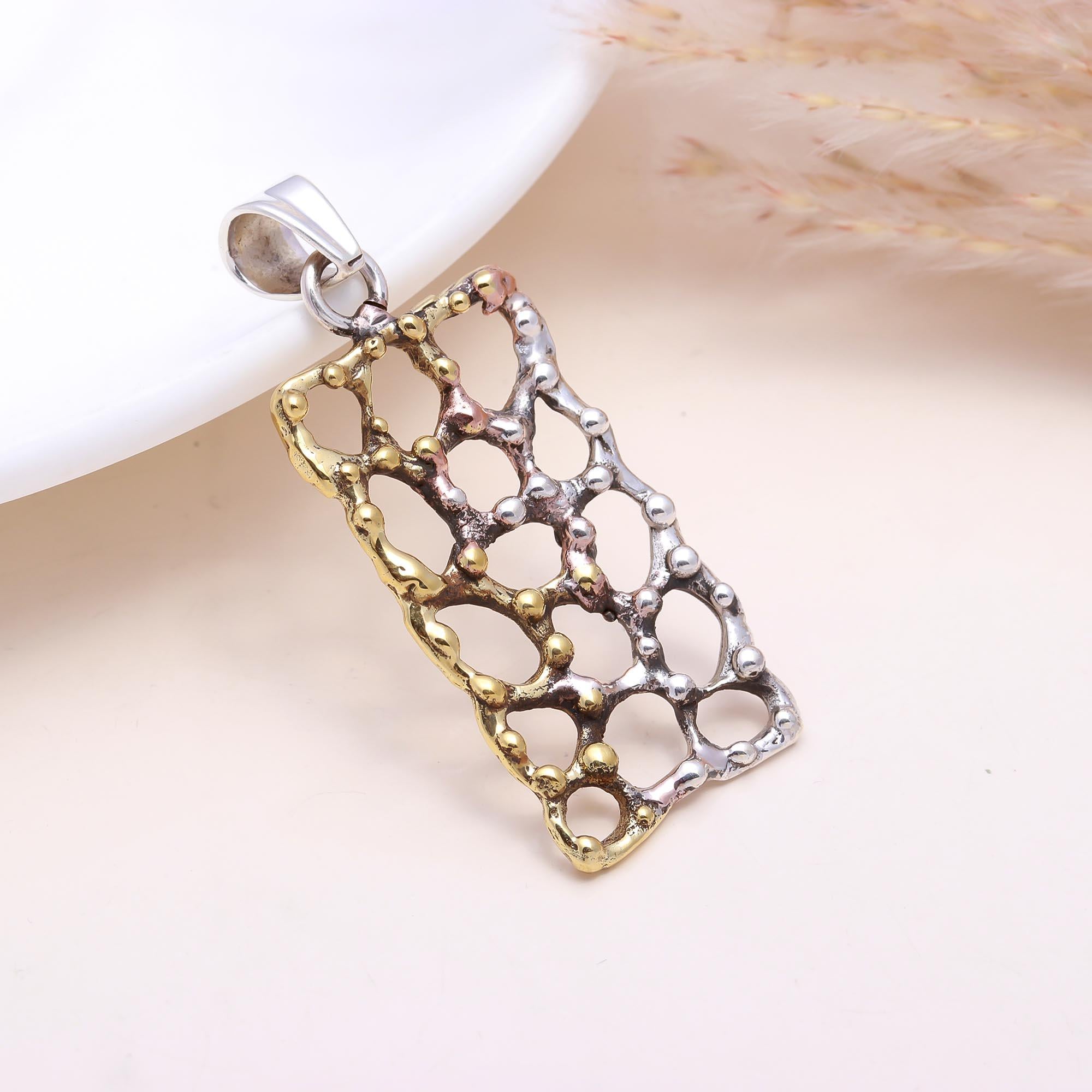 The Organic Lattice: Dual-Tone Textured Mesh Pendant