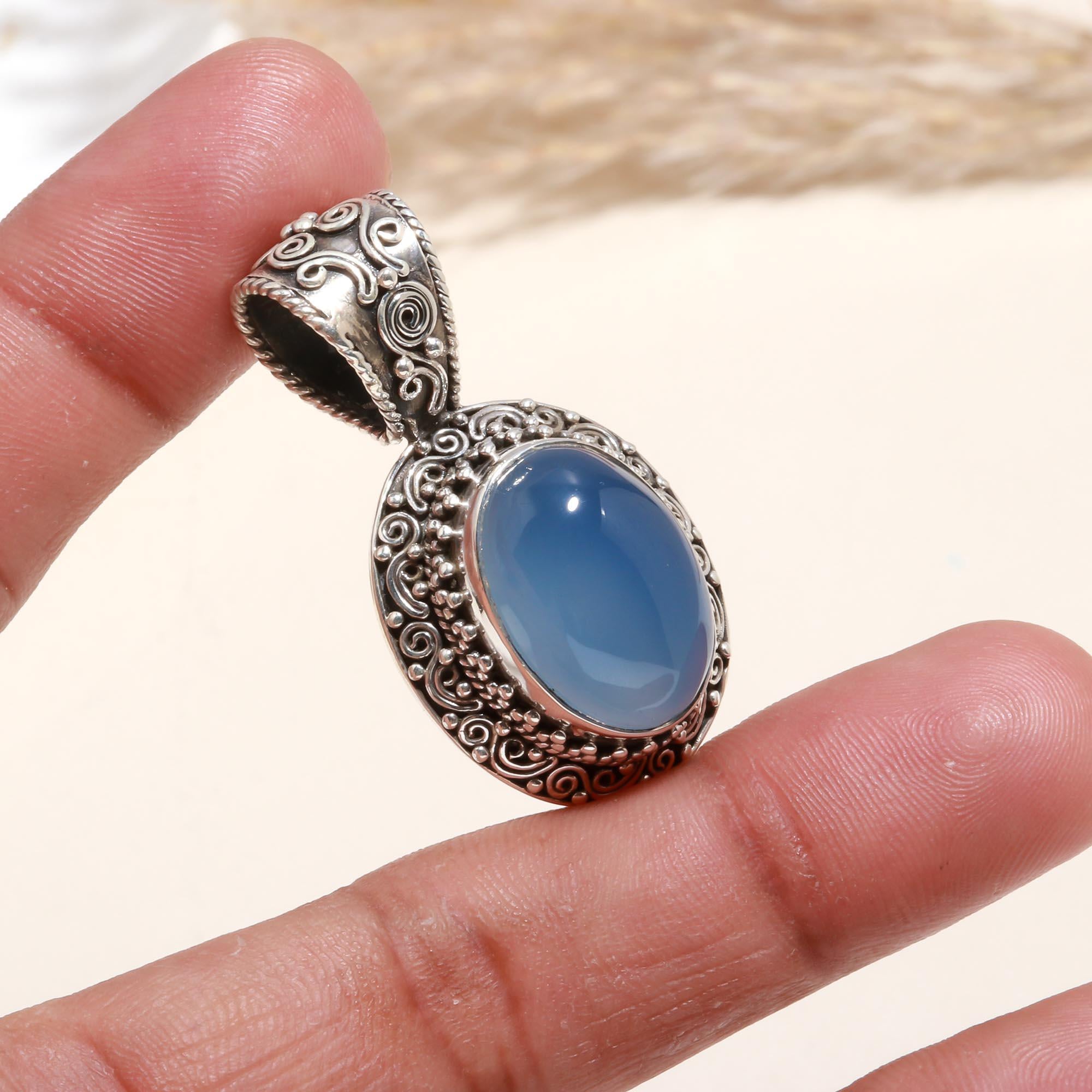 925 Sterling Silver Vintage Blue Chalcedony Pendant