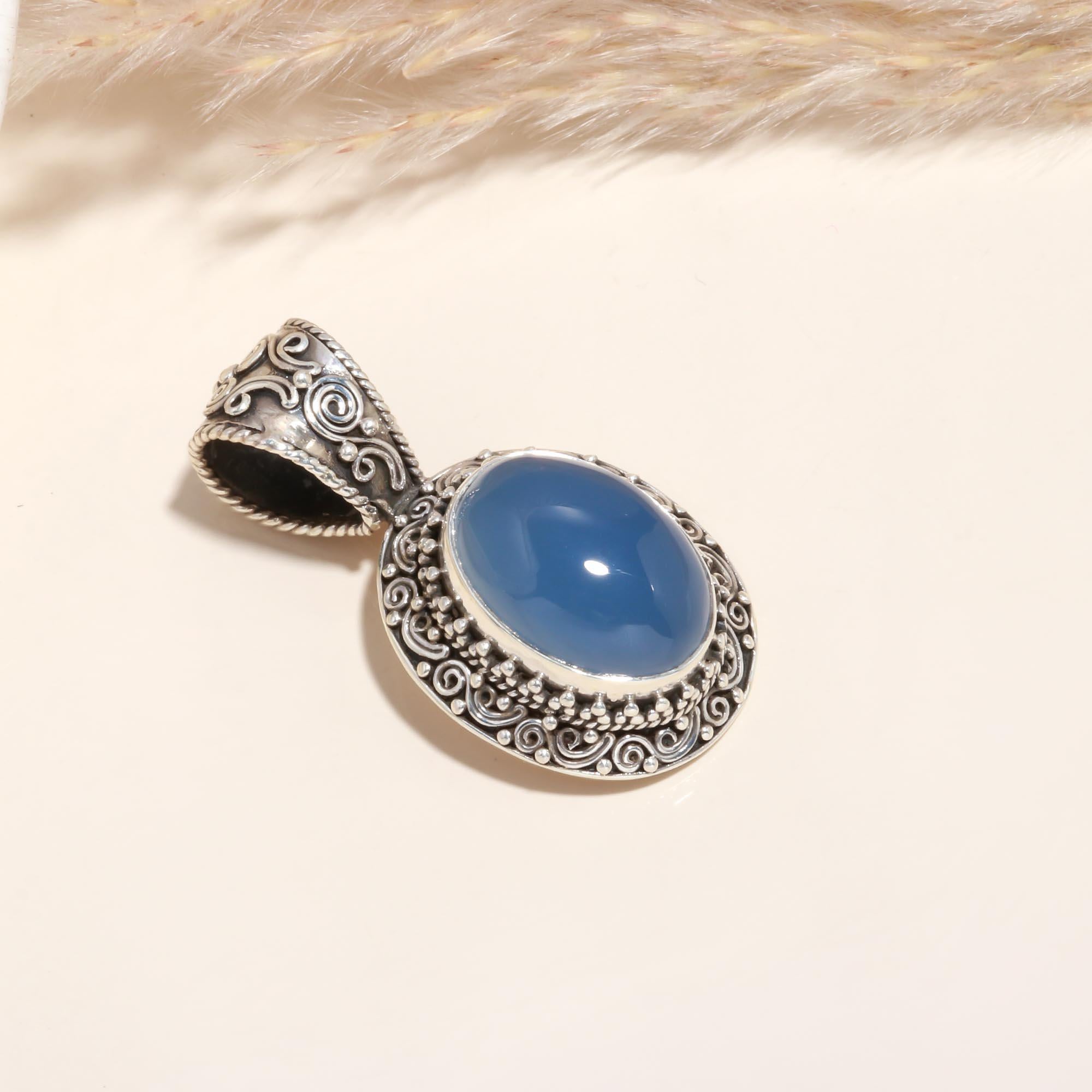 925 Sterling Silver Vintage Blue Chalcedony Pendant
