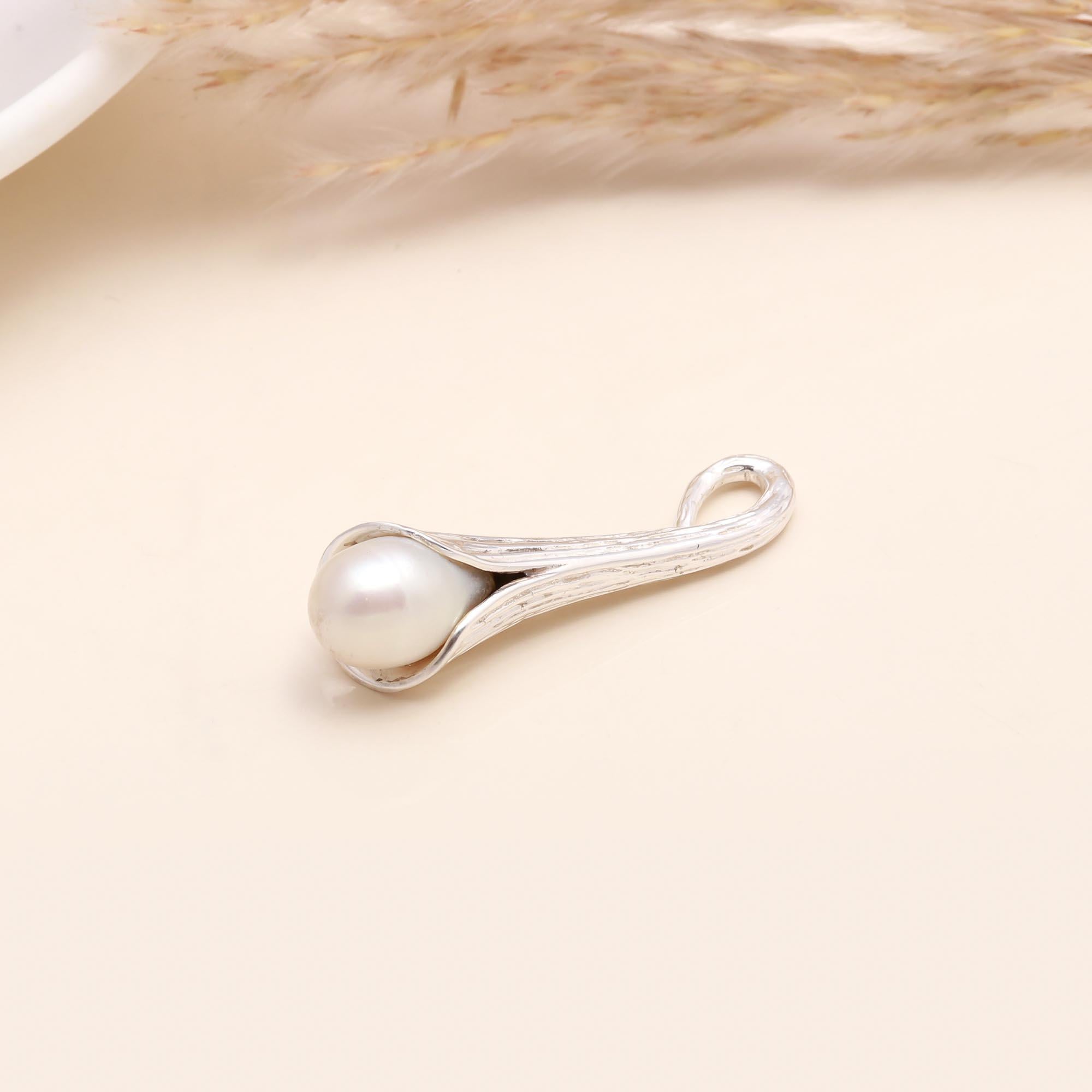 925 Sterling Silver Calla Lily Pearl Pendant